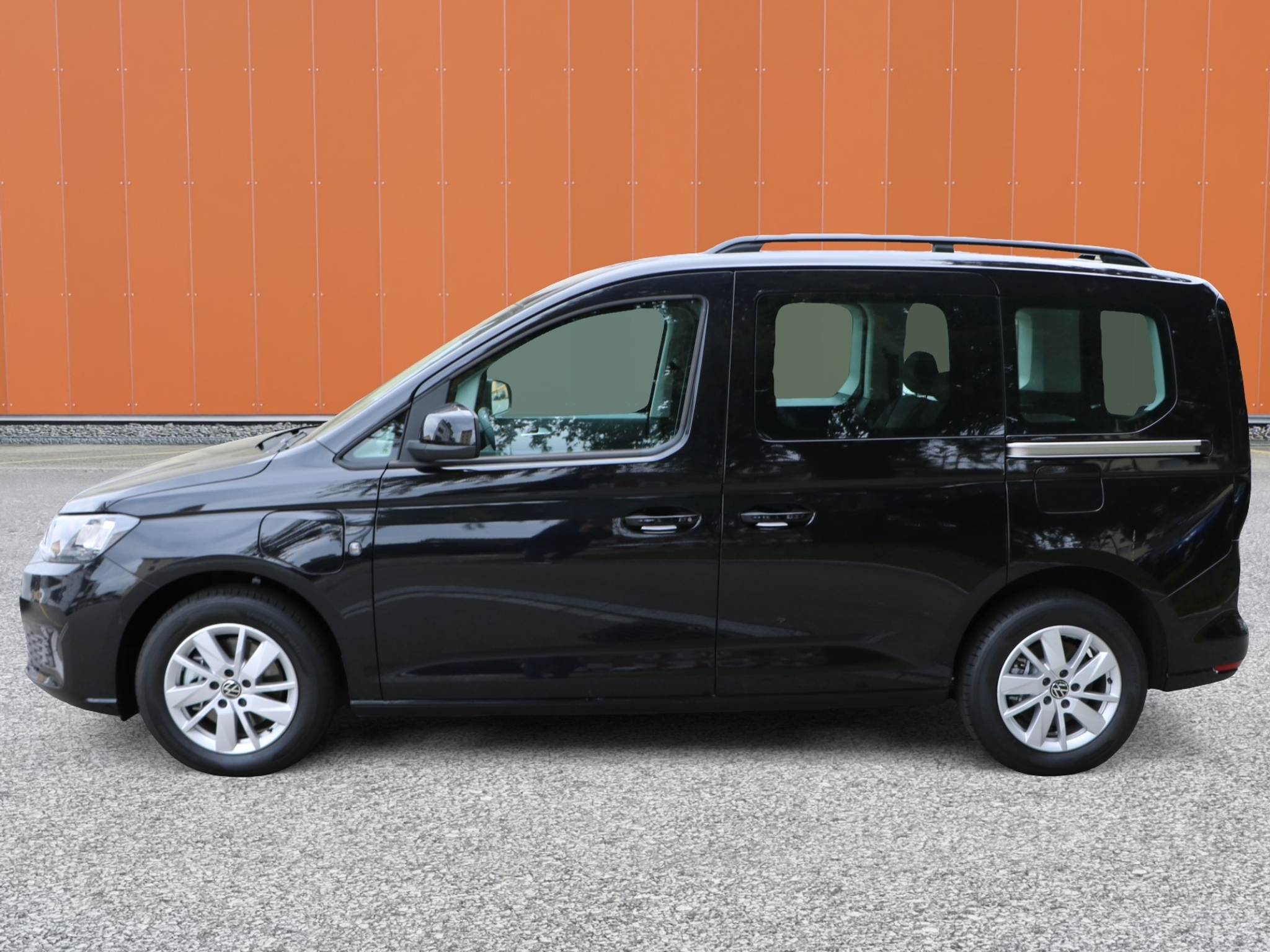 listing desktop thumbnail image 2