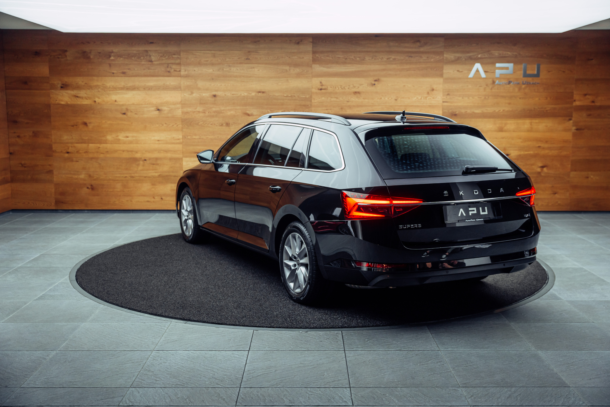 listing desktop thumbnail image 2