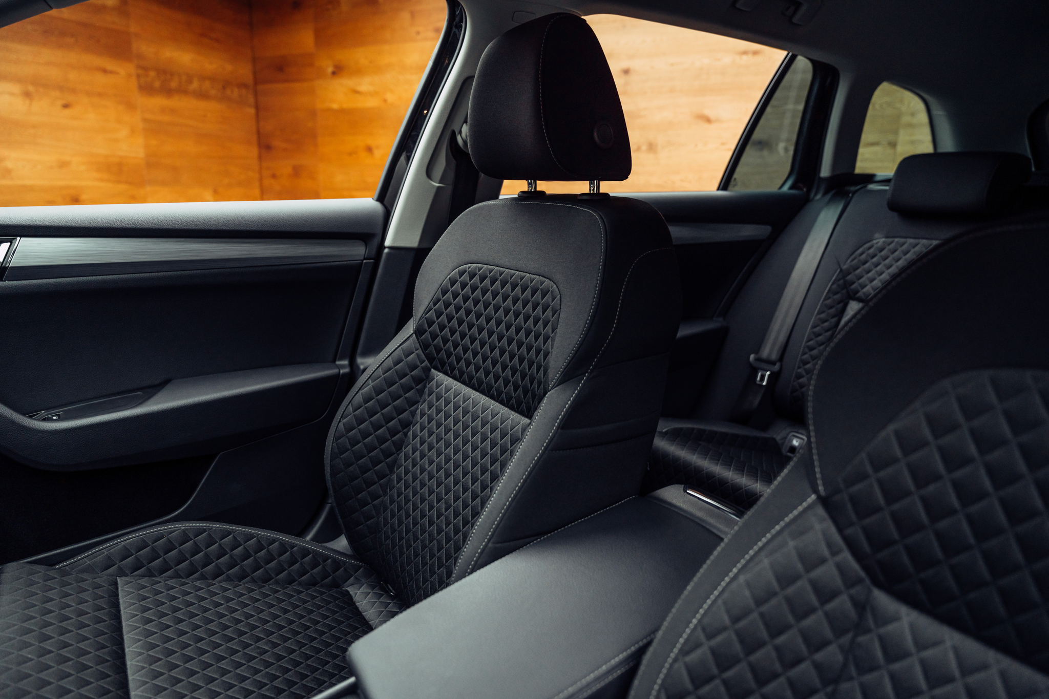 listing desktop thumbnail image 6