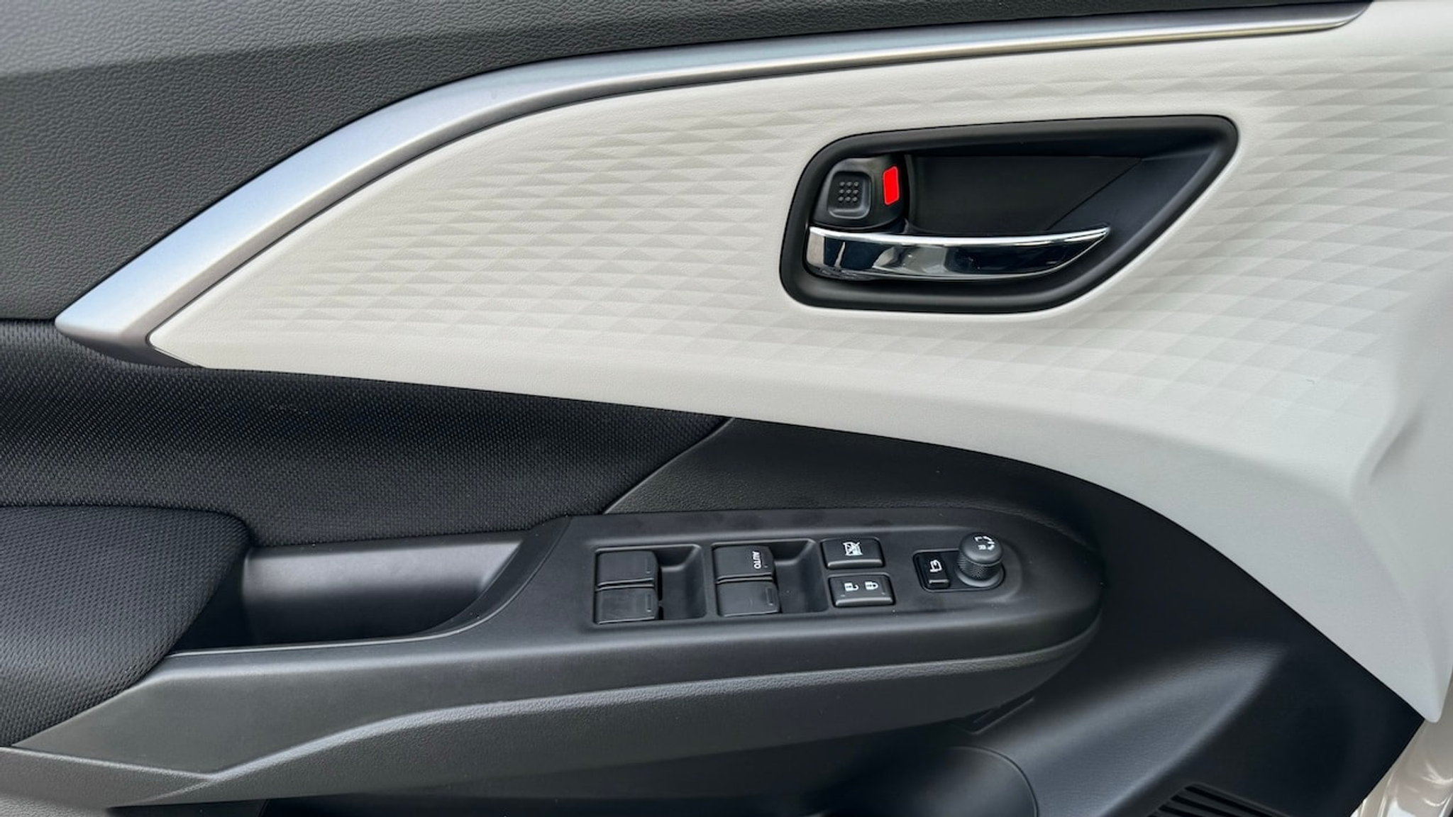 listing desktop thumbnail image 24