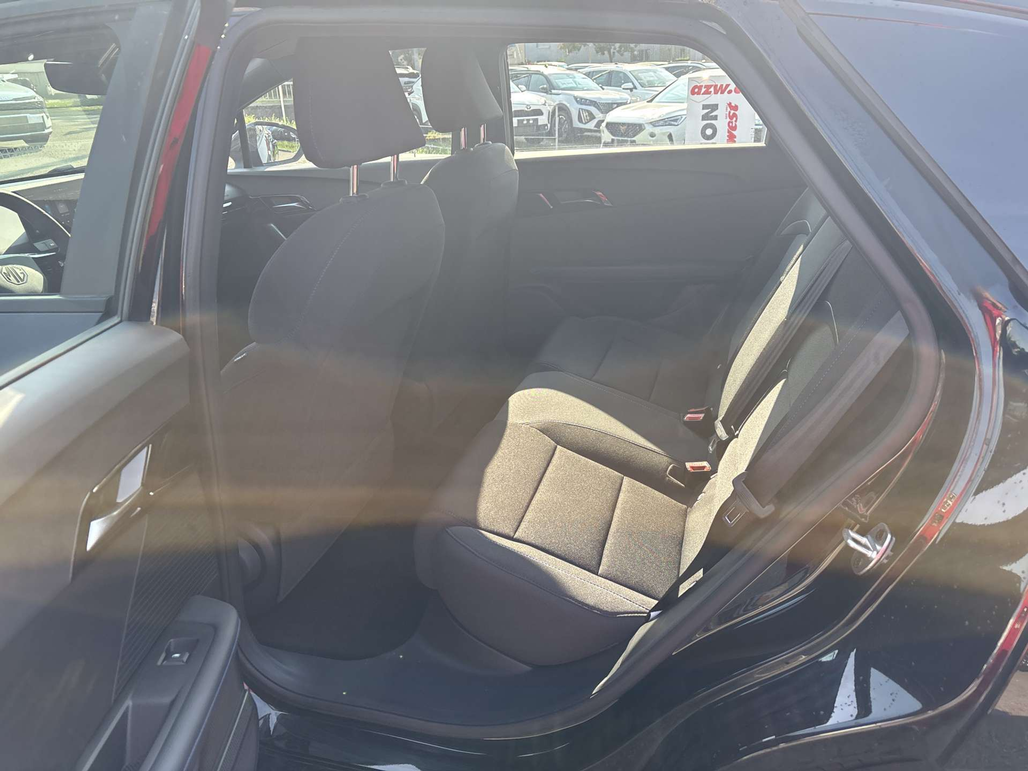 listing desktop thumbnail image 5