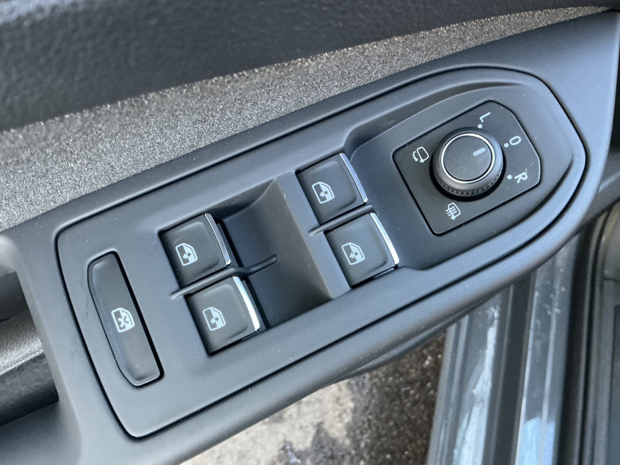 listing desktop thumbnail image 22