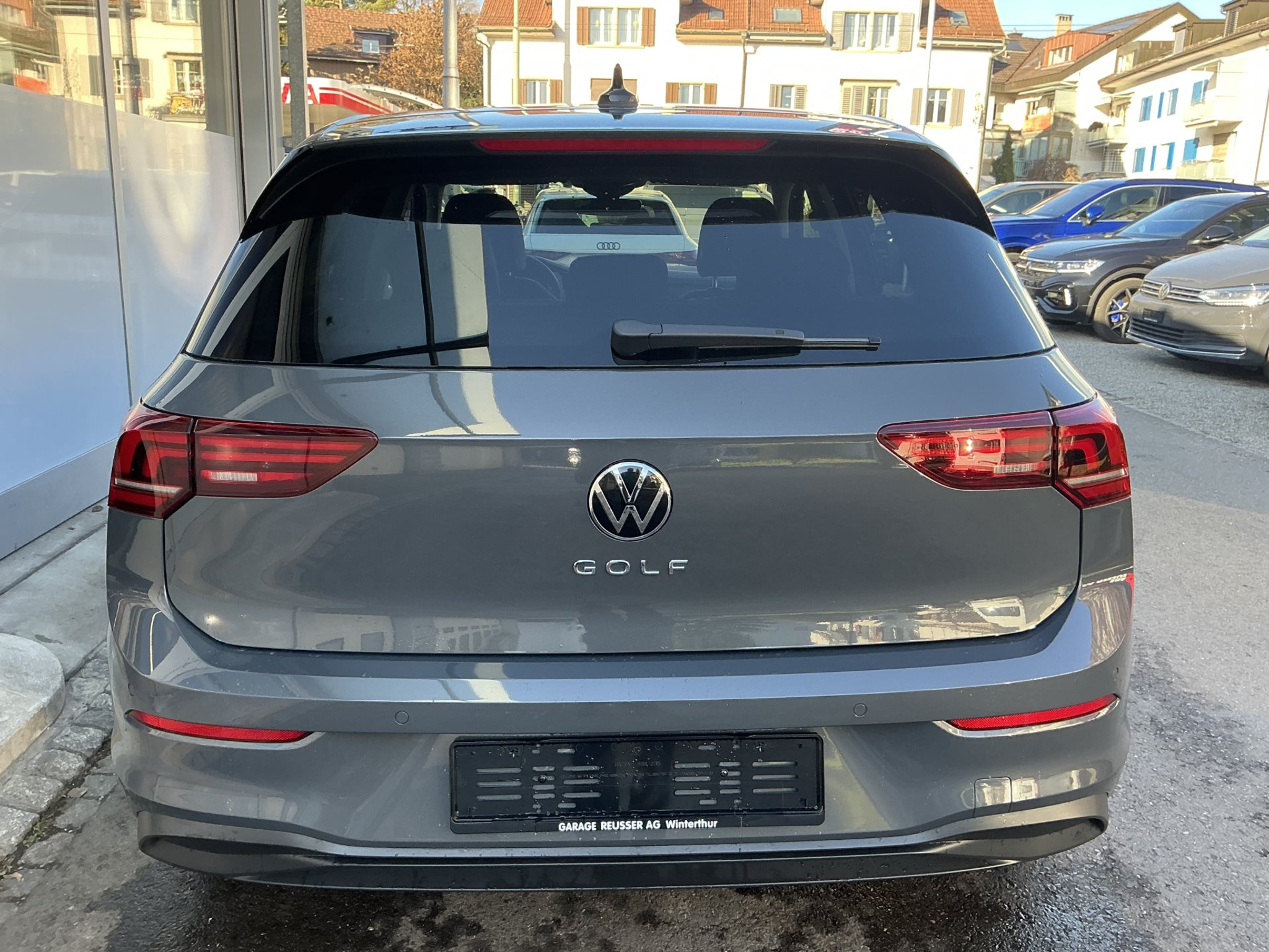 listing desktop thumbnail image 4