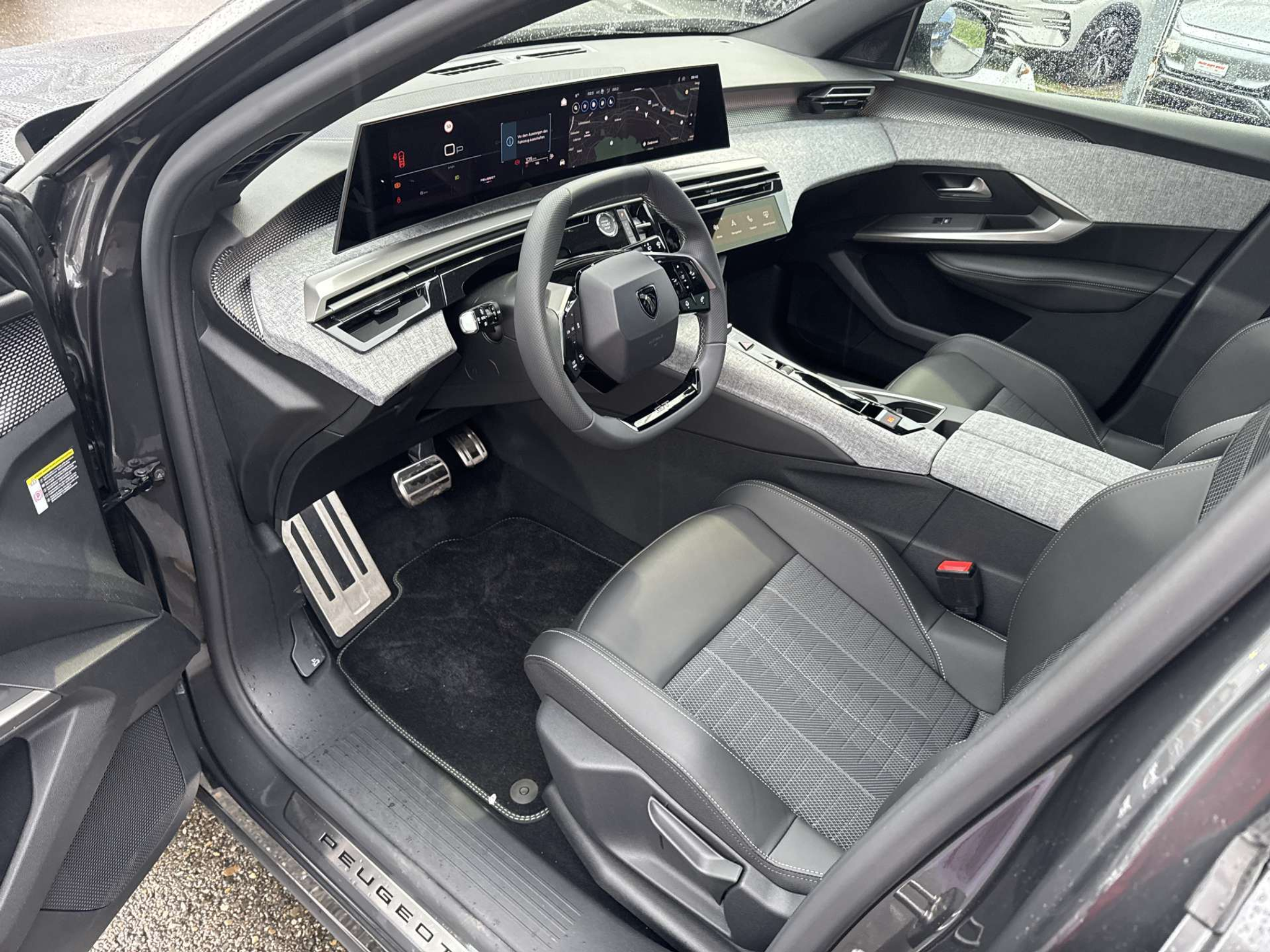 listing desktop thumbnail image 5