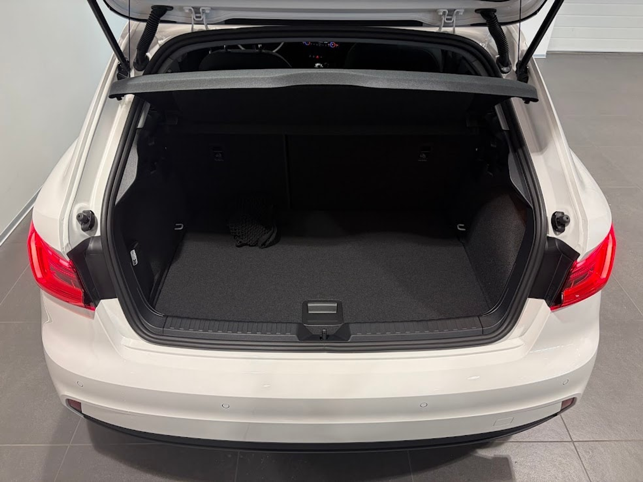 listing desktop thumbnail image 11