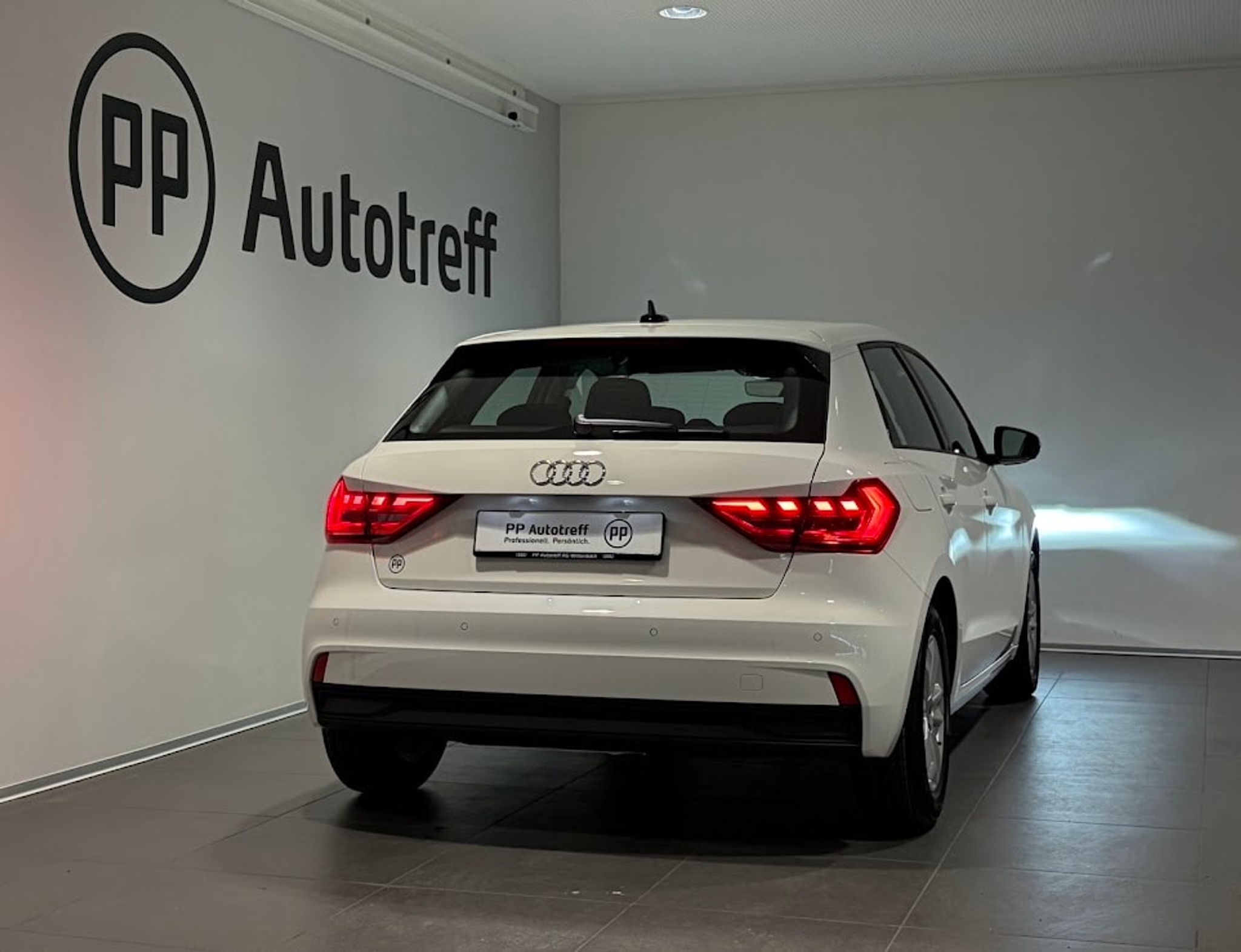 listing desktop thumbnail image 13