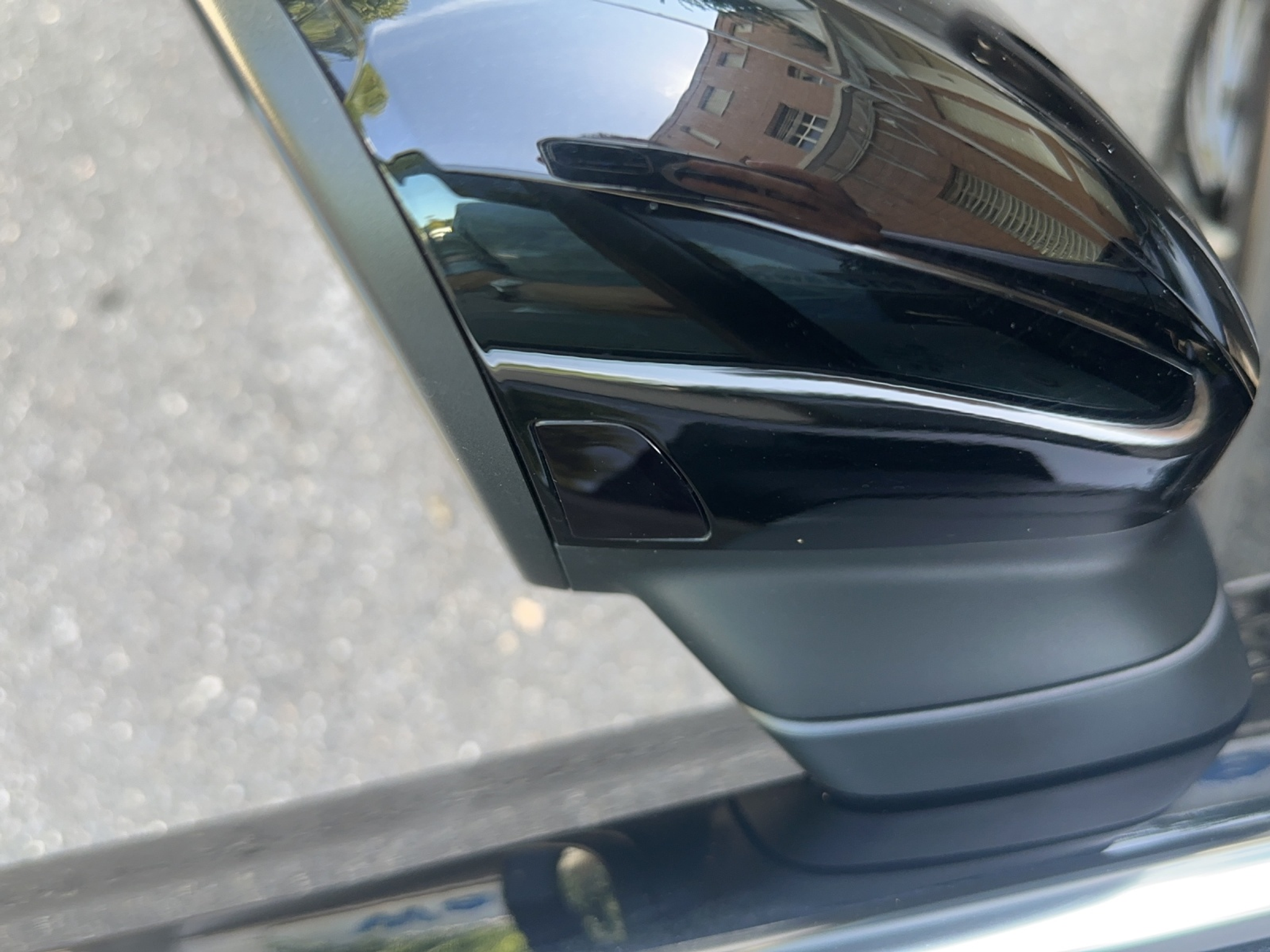 listing desktop thumbnail image 17