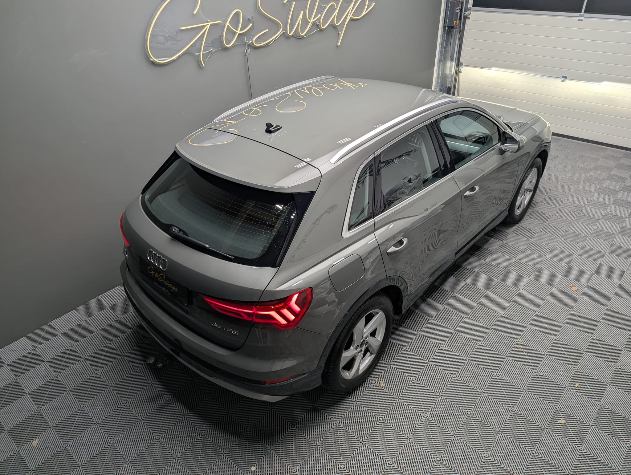 listing desktop thumbnail image 3