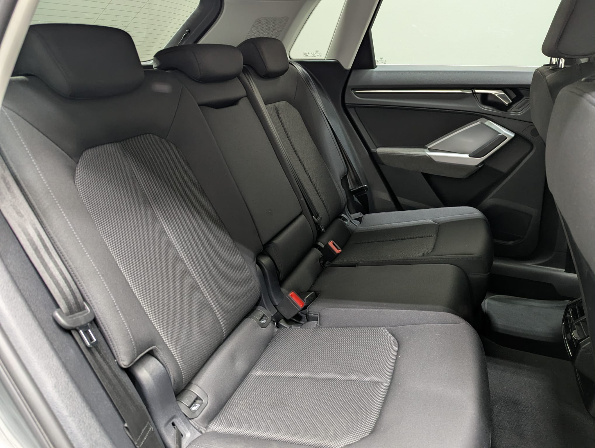 listing desktop thumbnail image 12