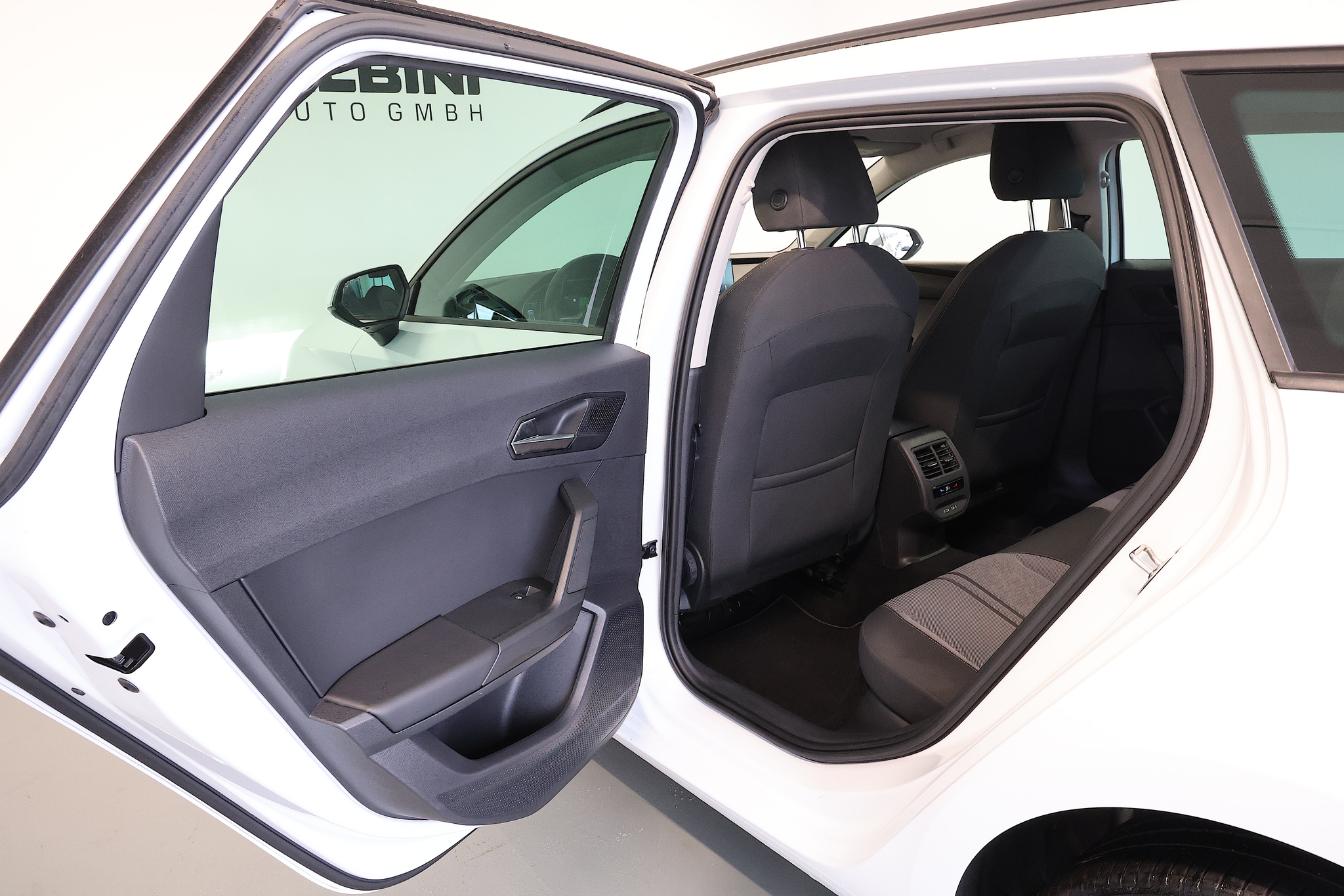 listing desktop thumbnail image 12