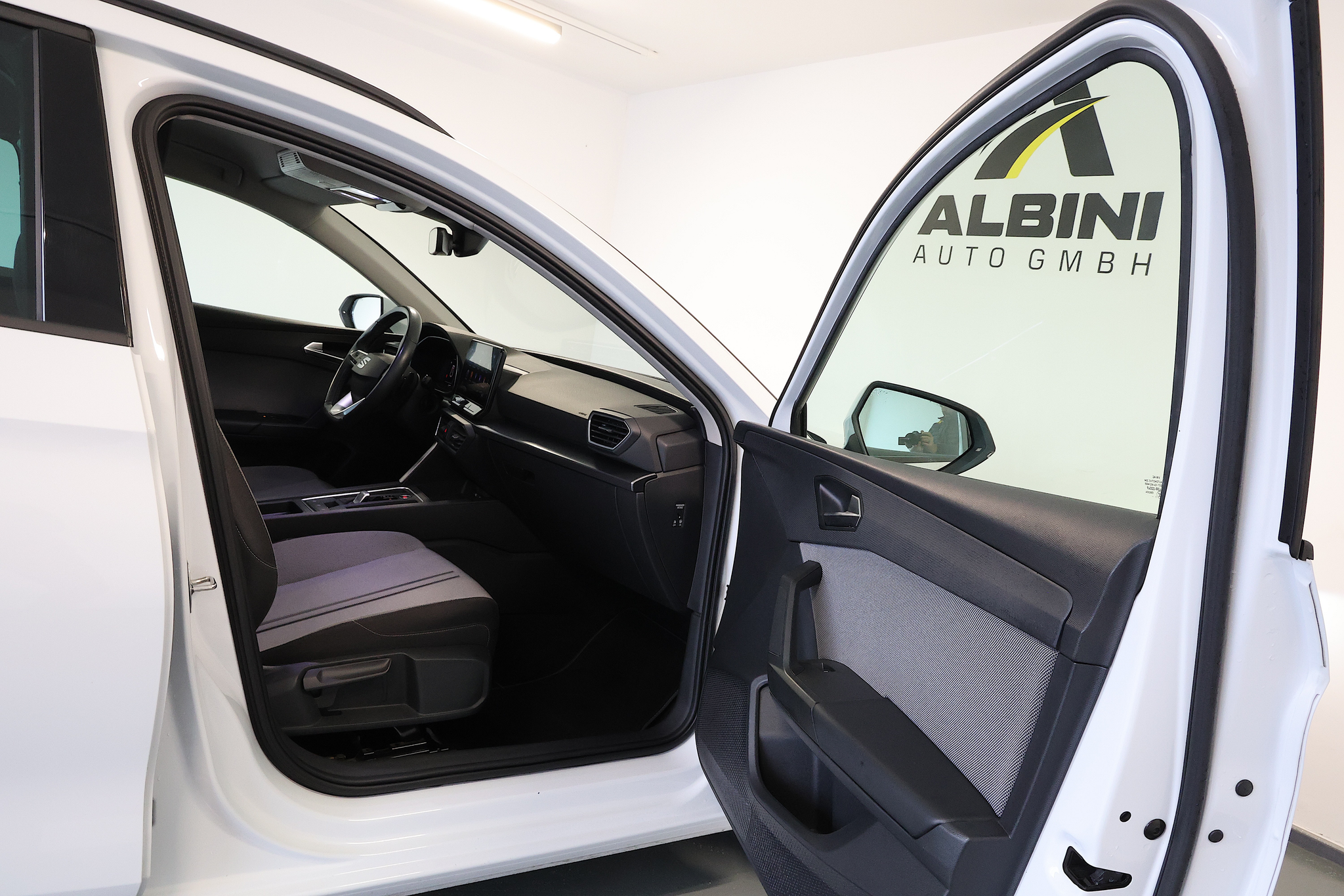 listing desktop thumbnail image 9