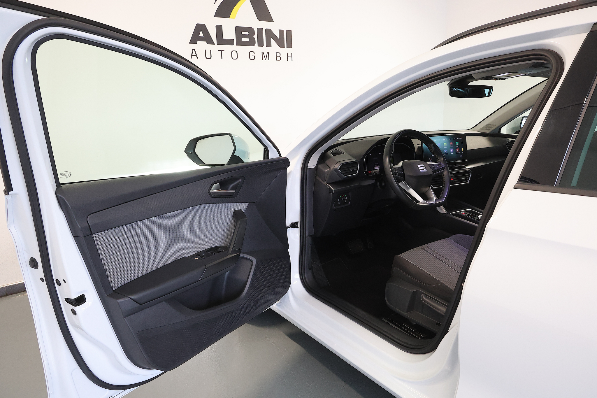 listing desktop thumbnail image 4