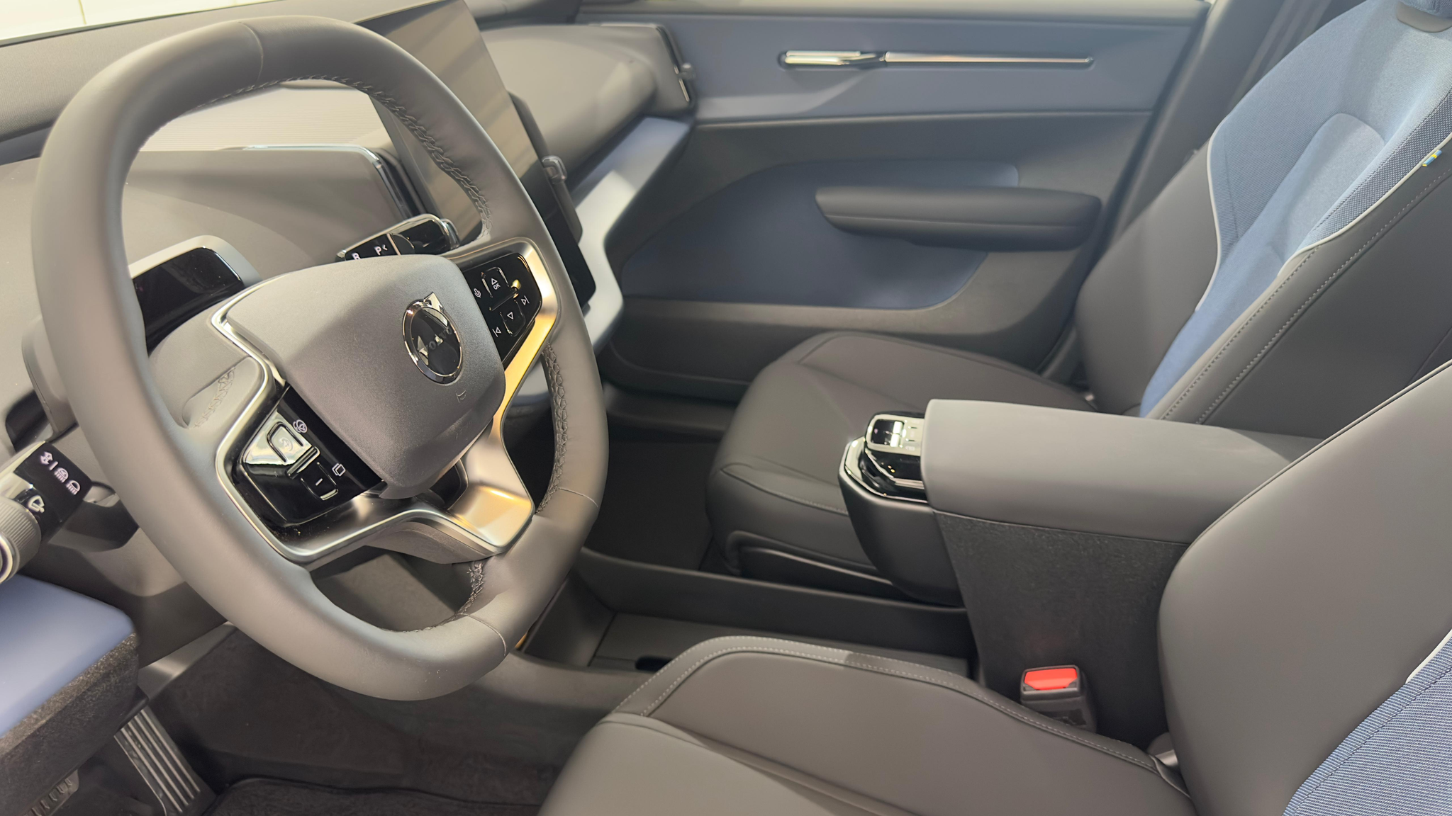 listing desktop thumbnail image 3