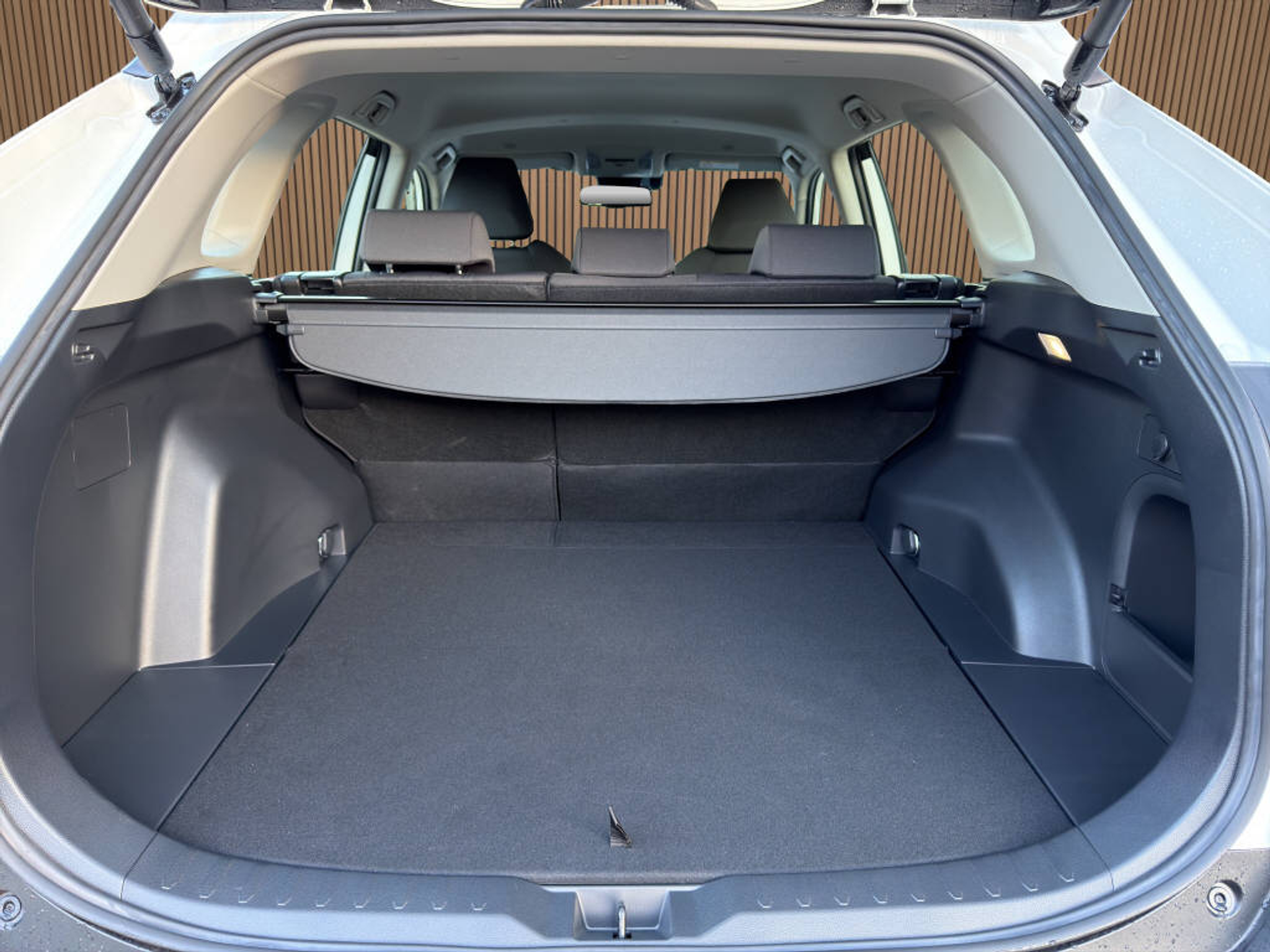 listing desktop thumbnail image 17