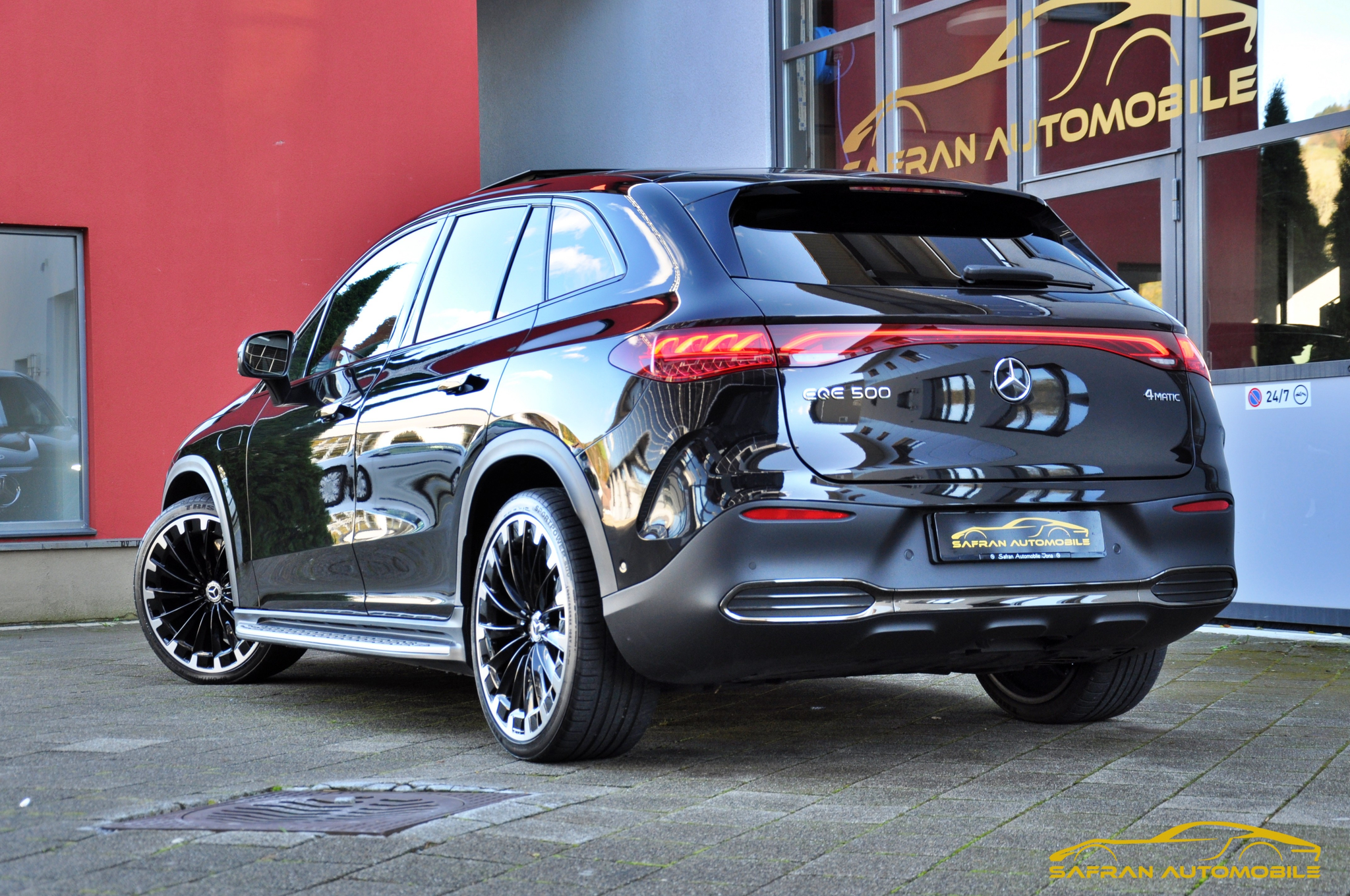 listing desktop thumbnail image 4