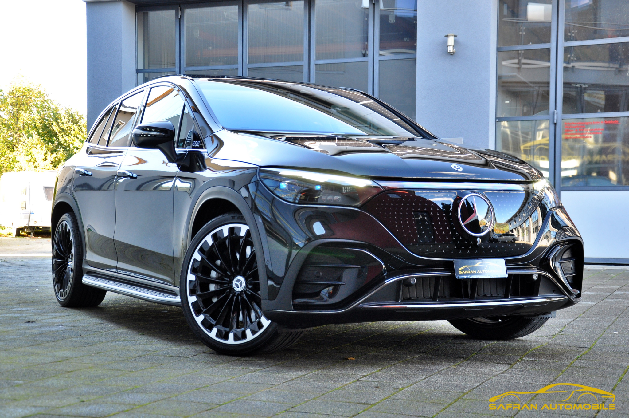 listing desktop thumbnail image 2