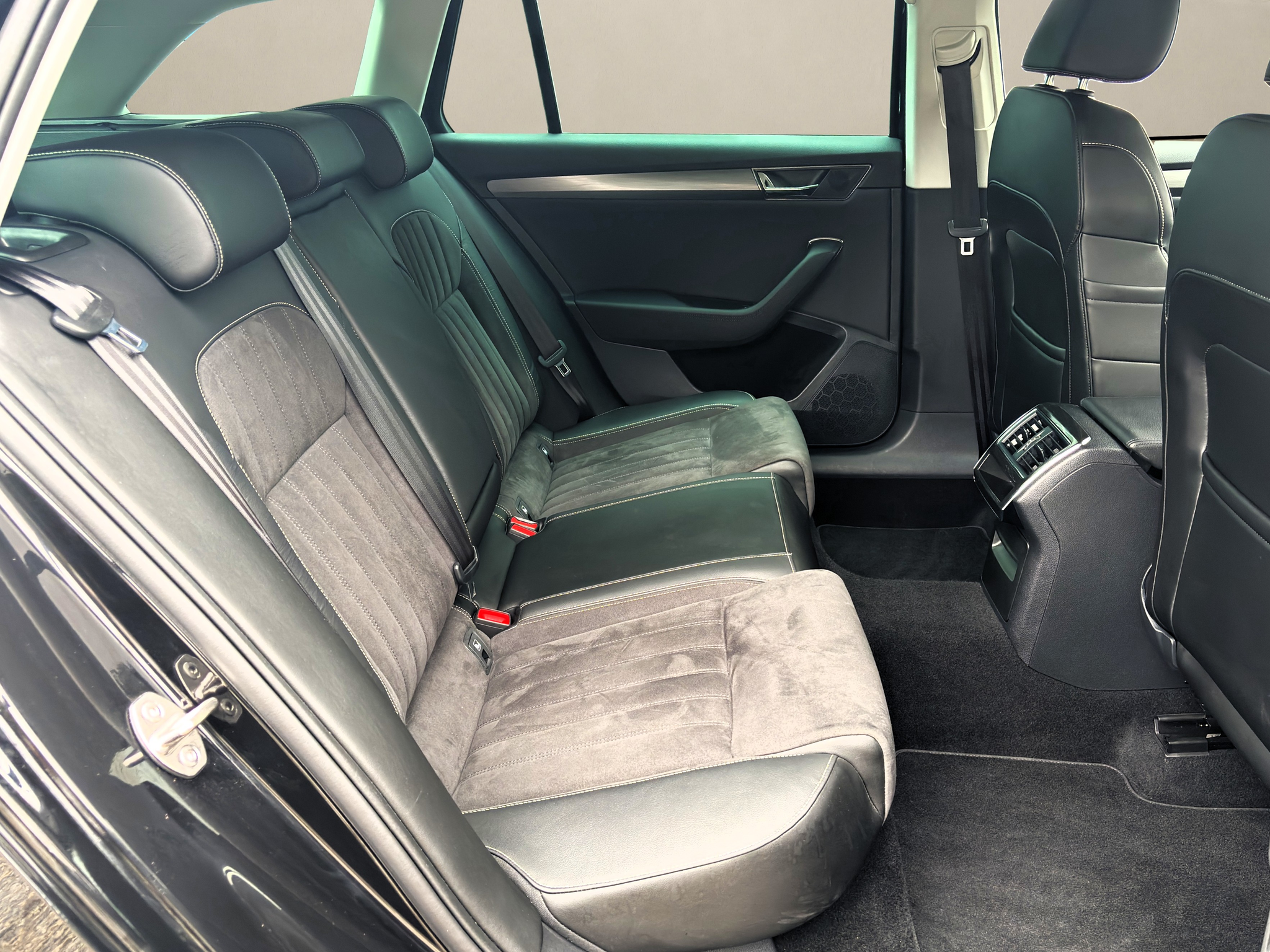 listing desktop thumbnail image 14