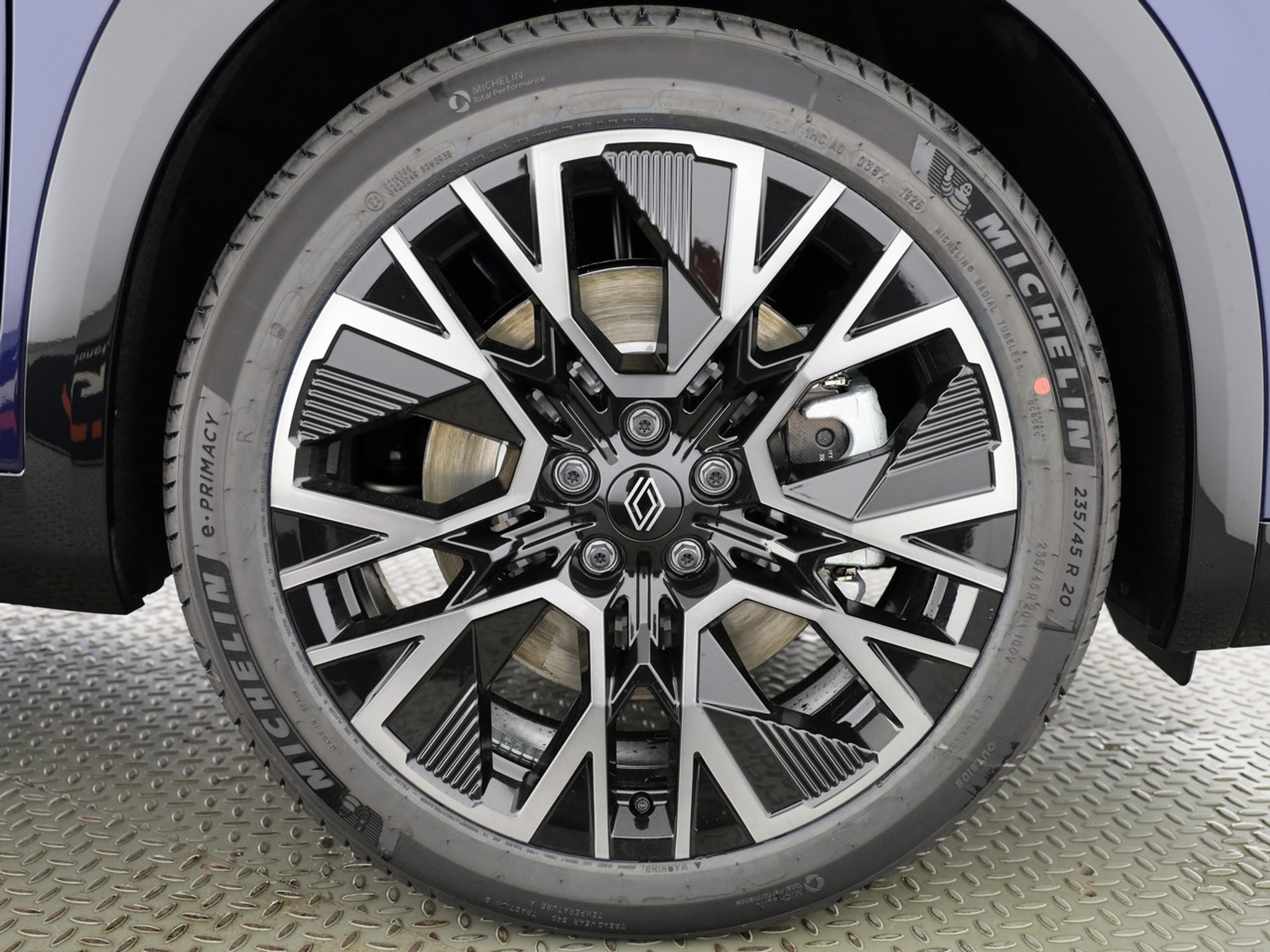 listing desktop thumbnail image 3