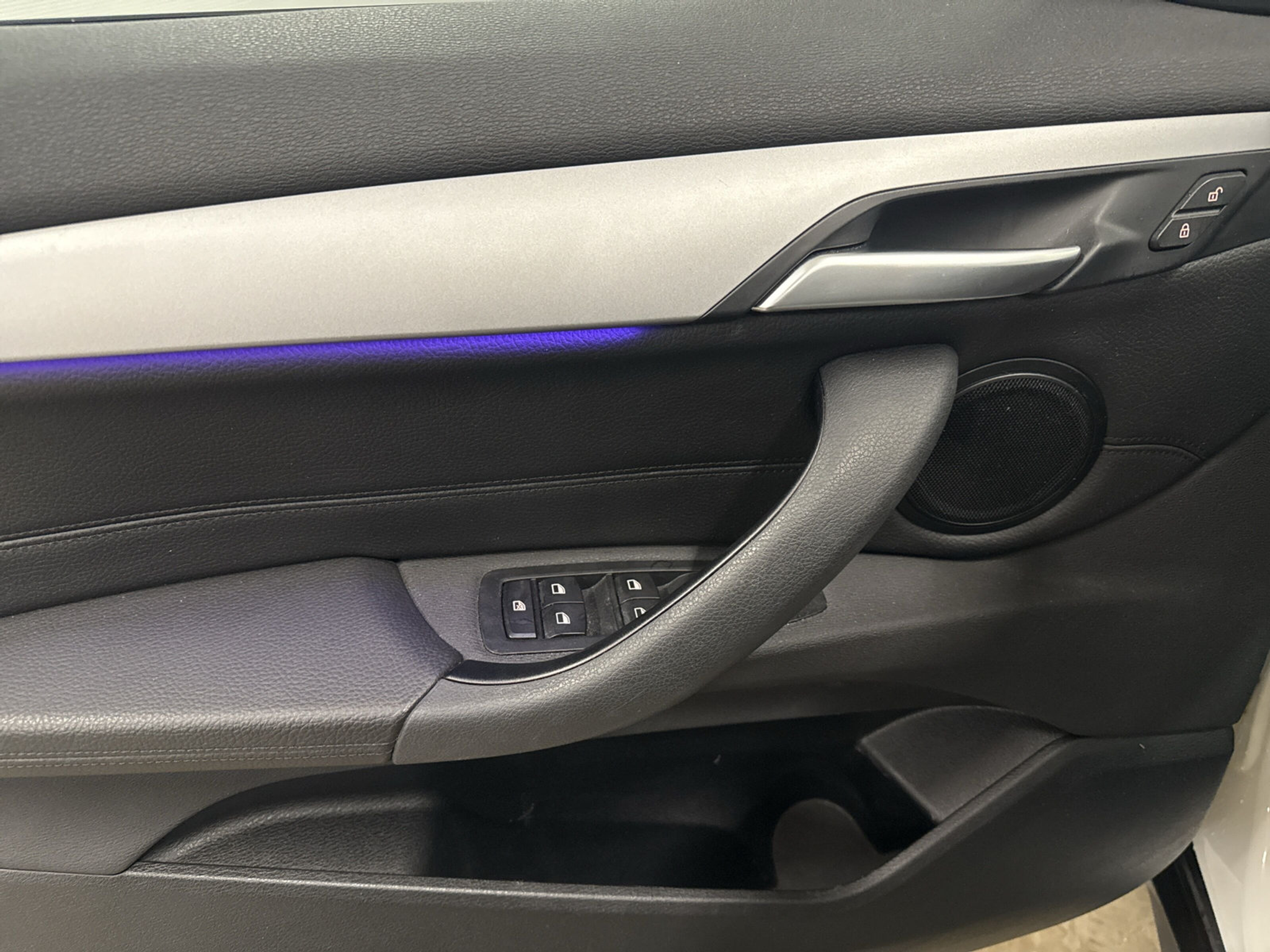 listing desktop thumbnail image 16