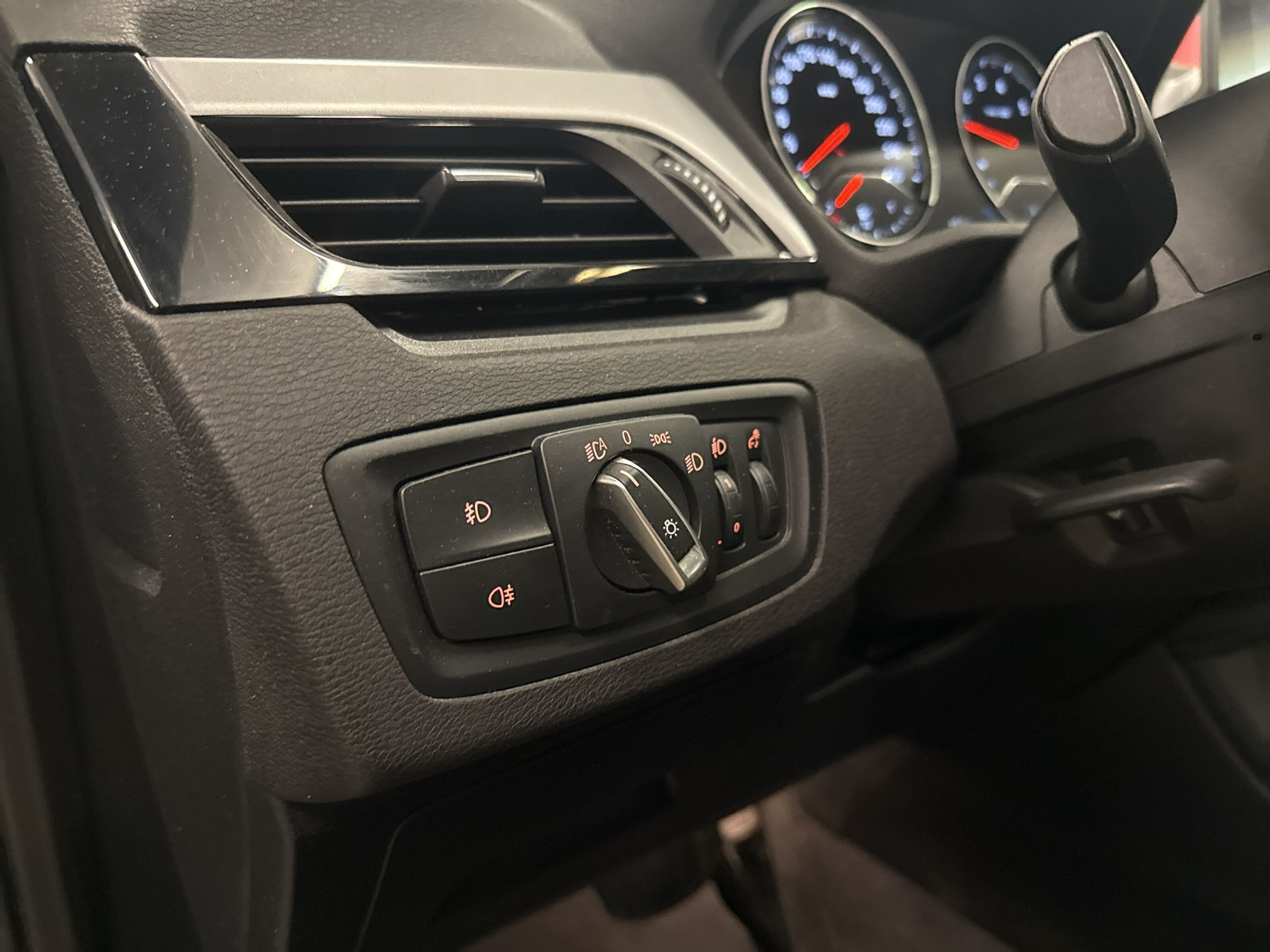 listing desktop thumbnail image 19