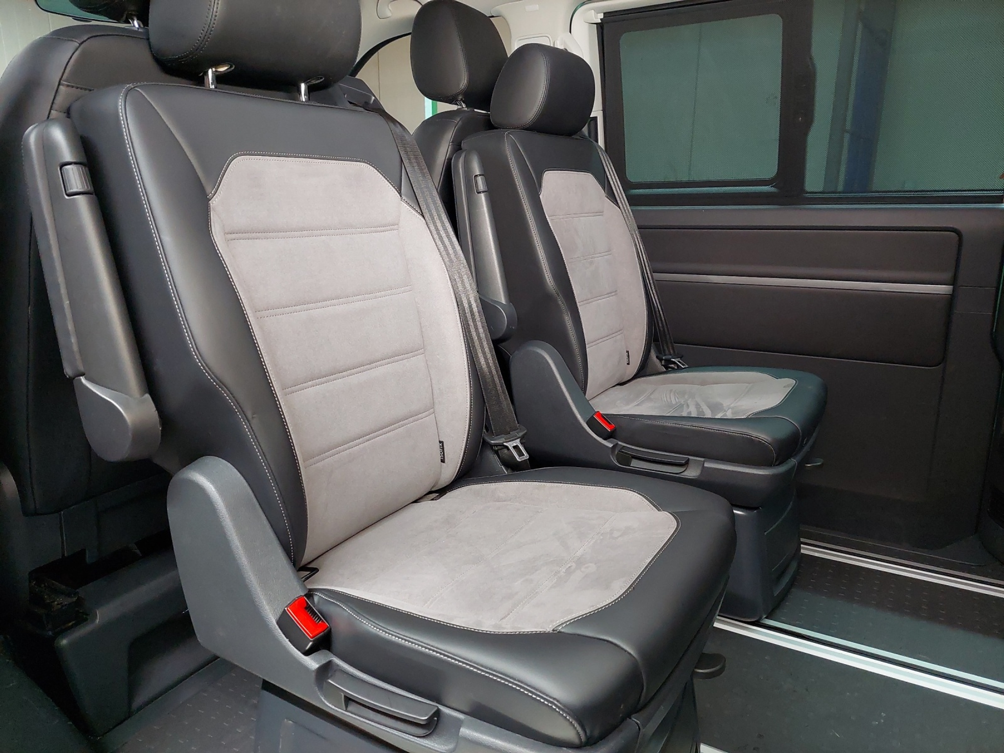 listing desktop thumbnail image 8