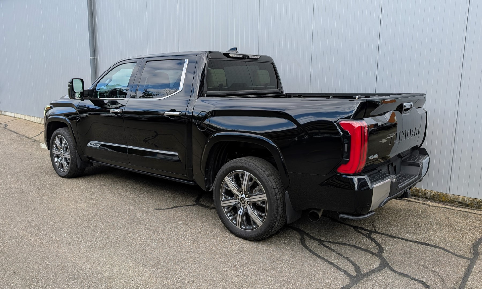 listing desktop thumbnail image 13