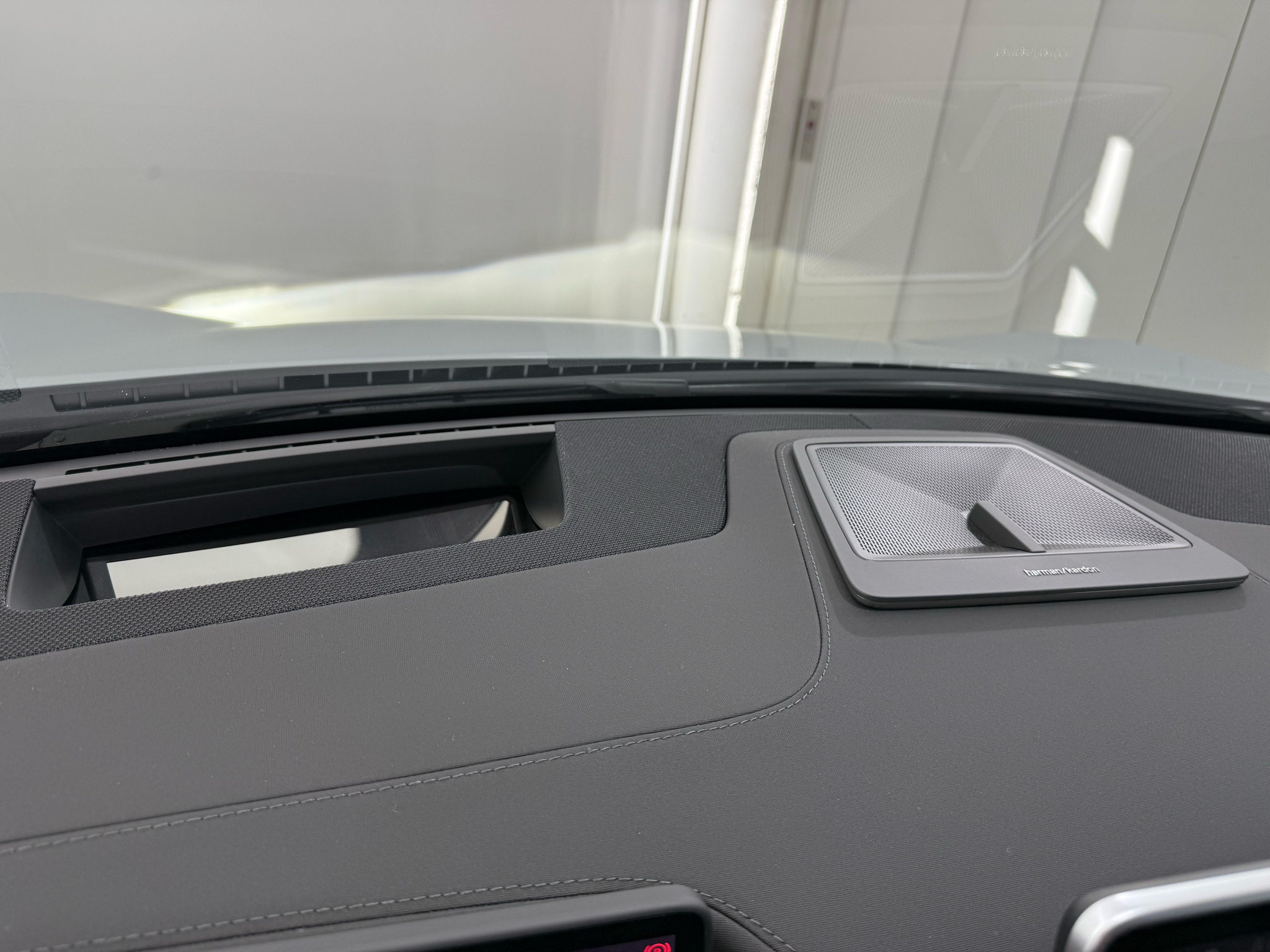 listing desktop thumbnail image 13