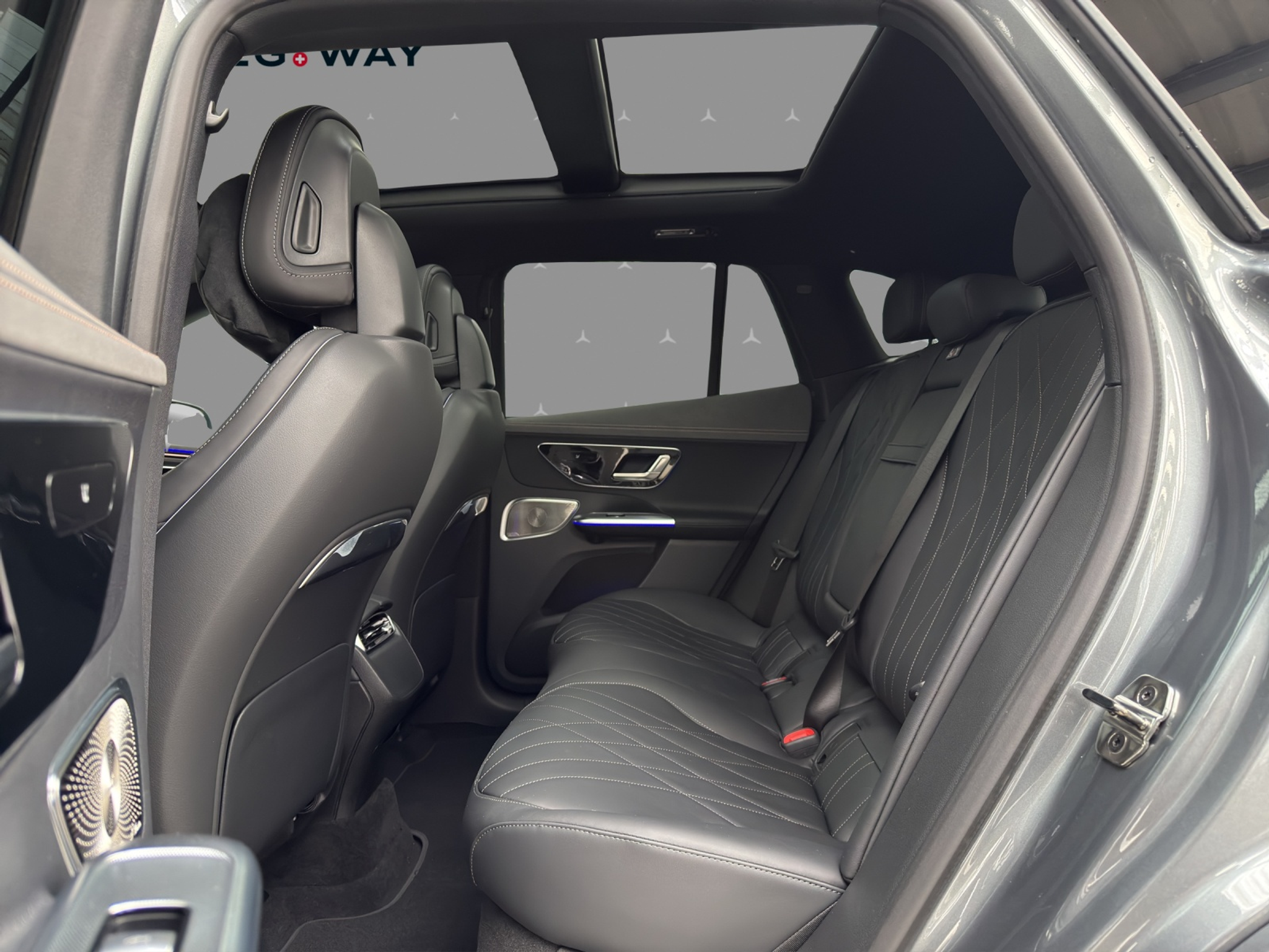 listing desktop thumbnail image 15