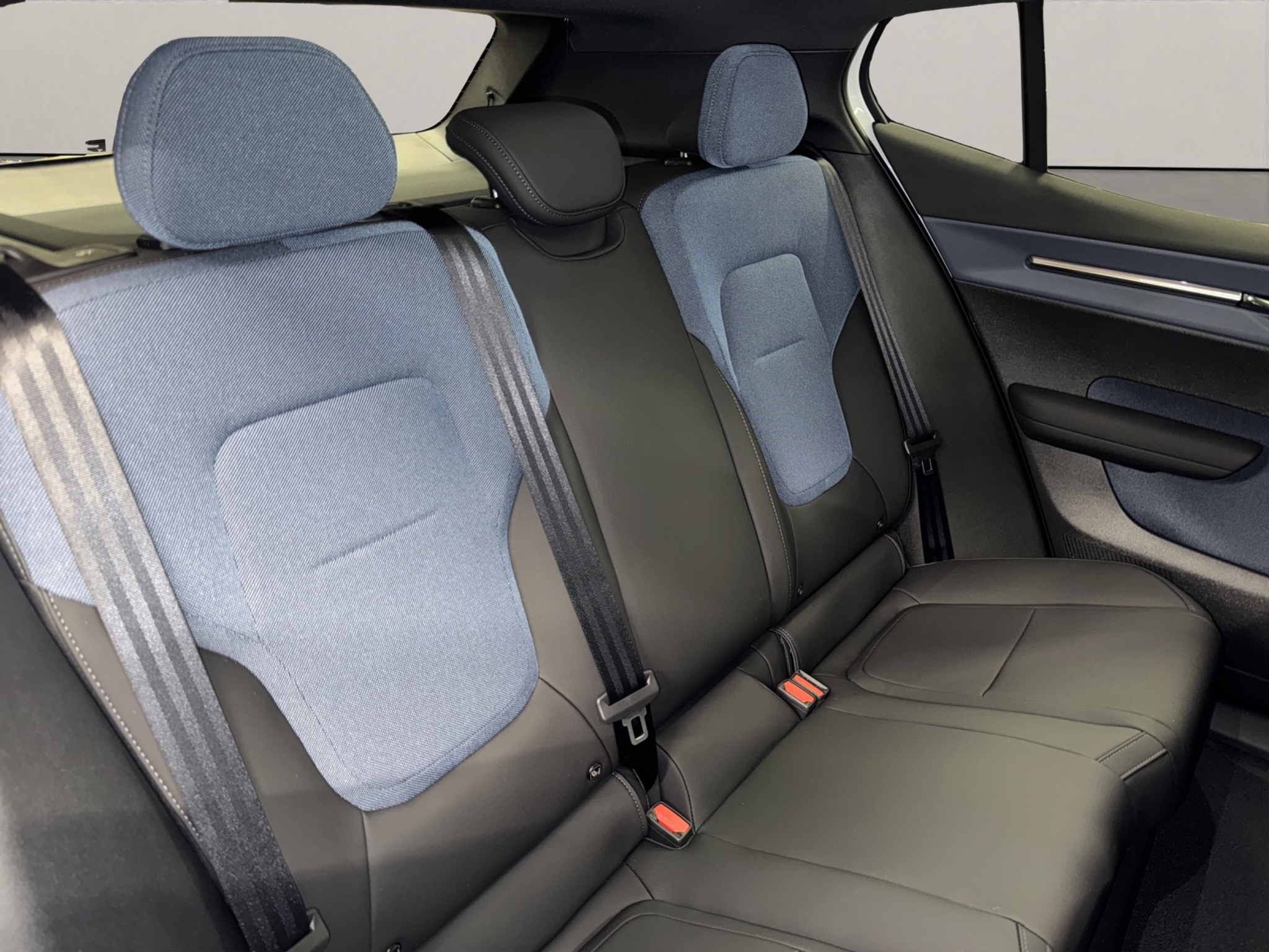 listing desktop thumbnail image 13