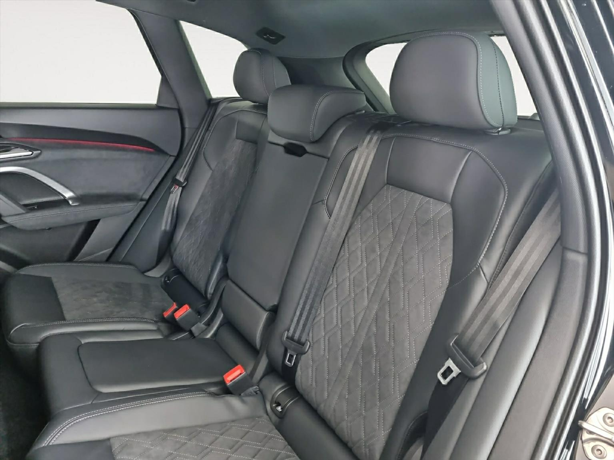 listing desktop thumbnail image 14