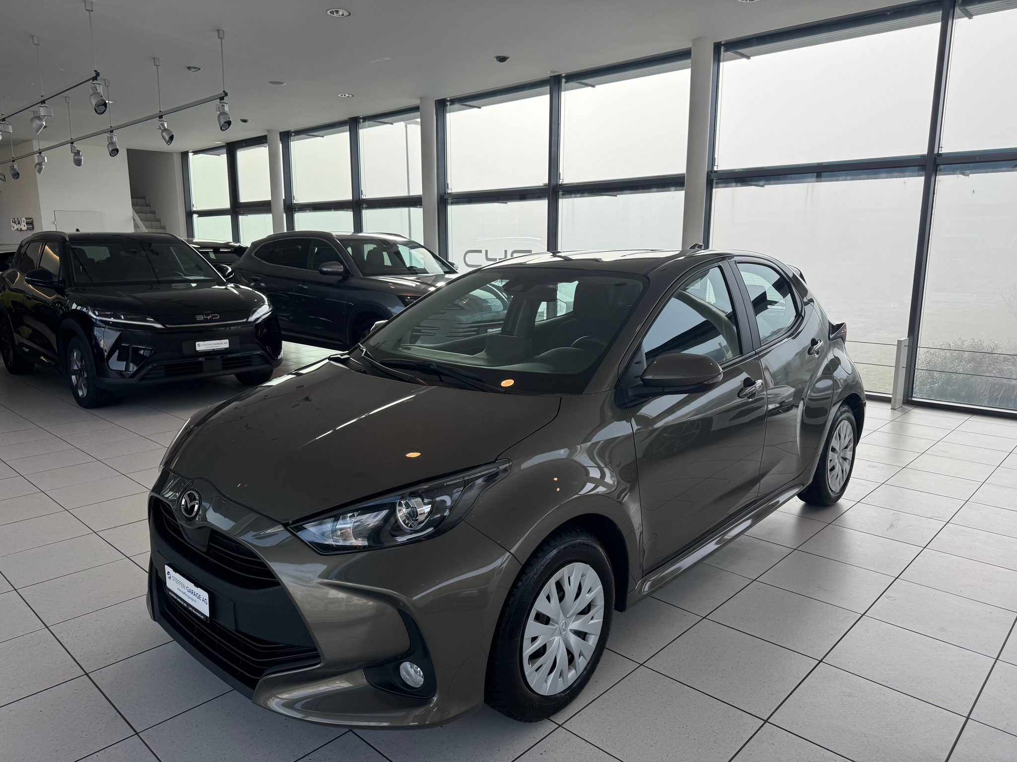 listing desktop thumbnail image 3