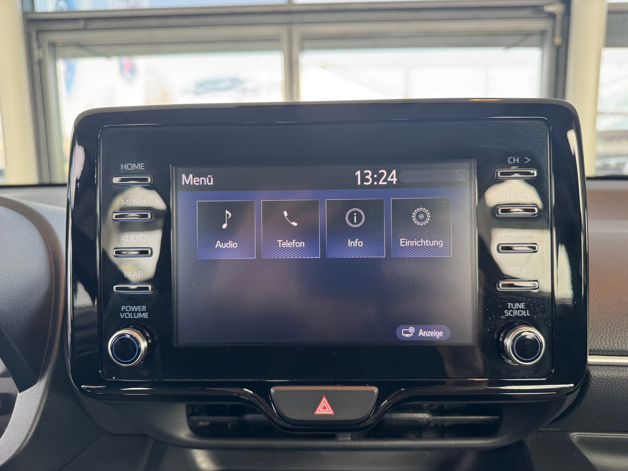 listing desktop thumbnail image 15