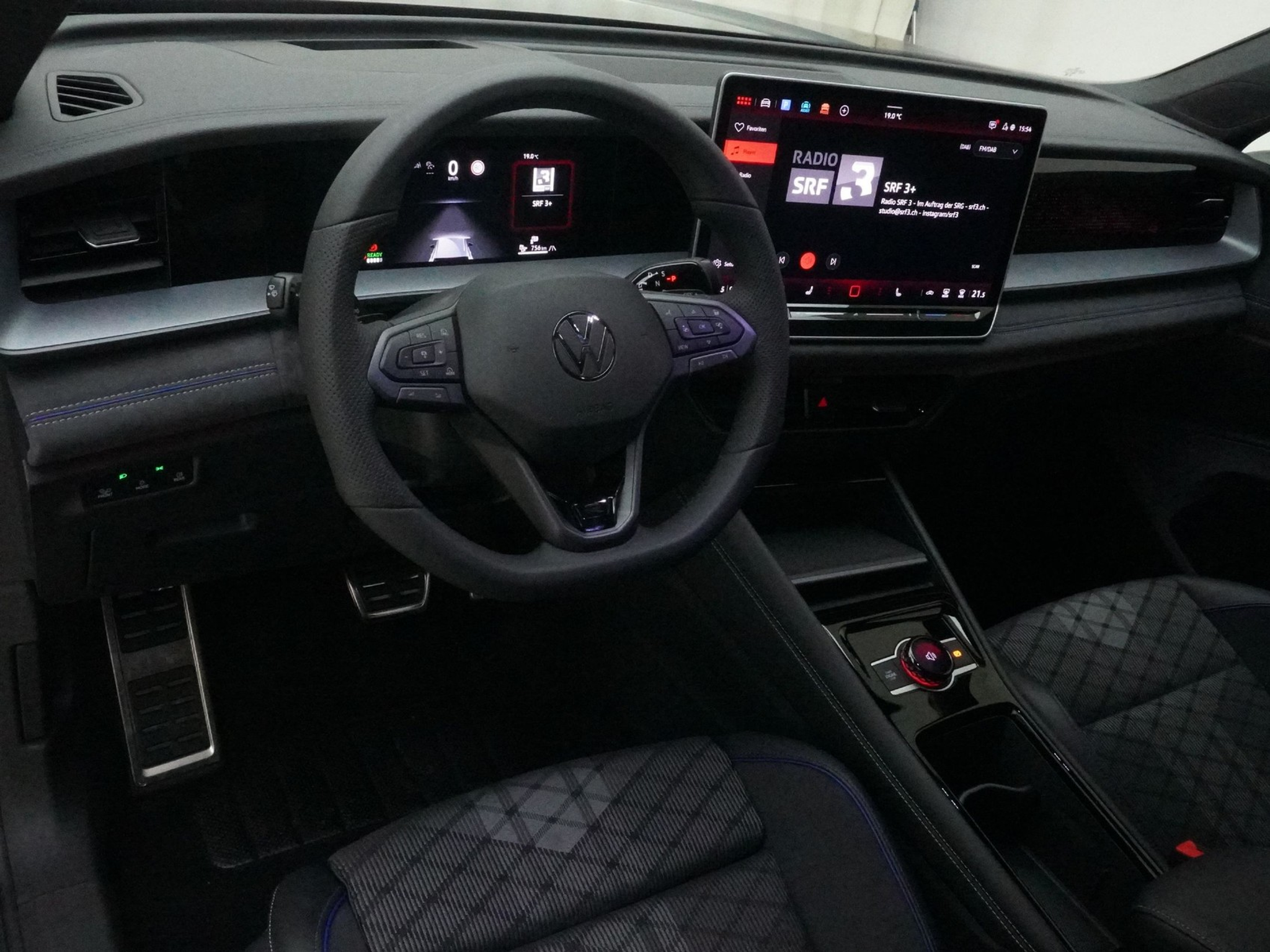 listing desktop thumbnail image 10