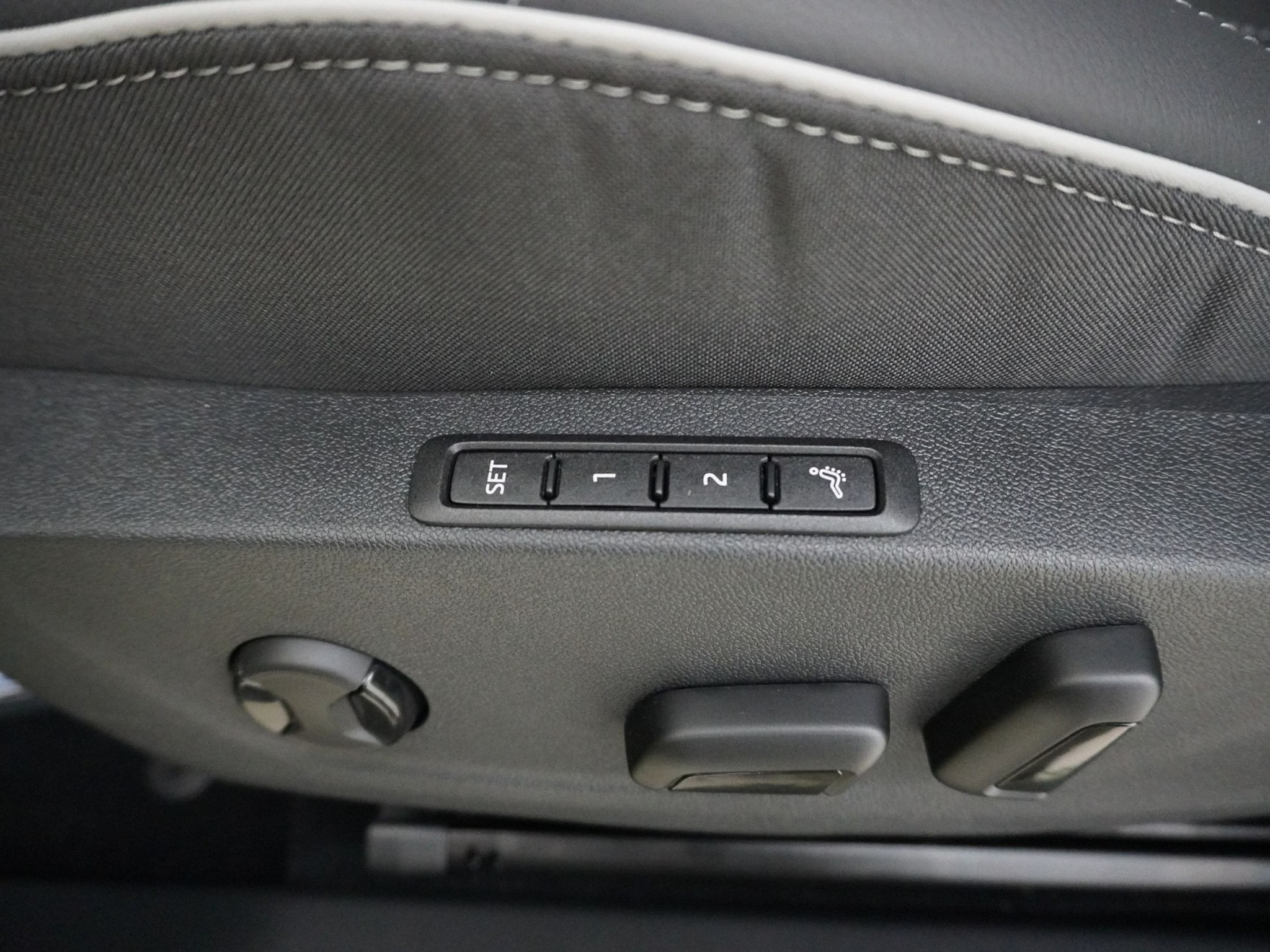 listing desktop thumbnail image 9