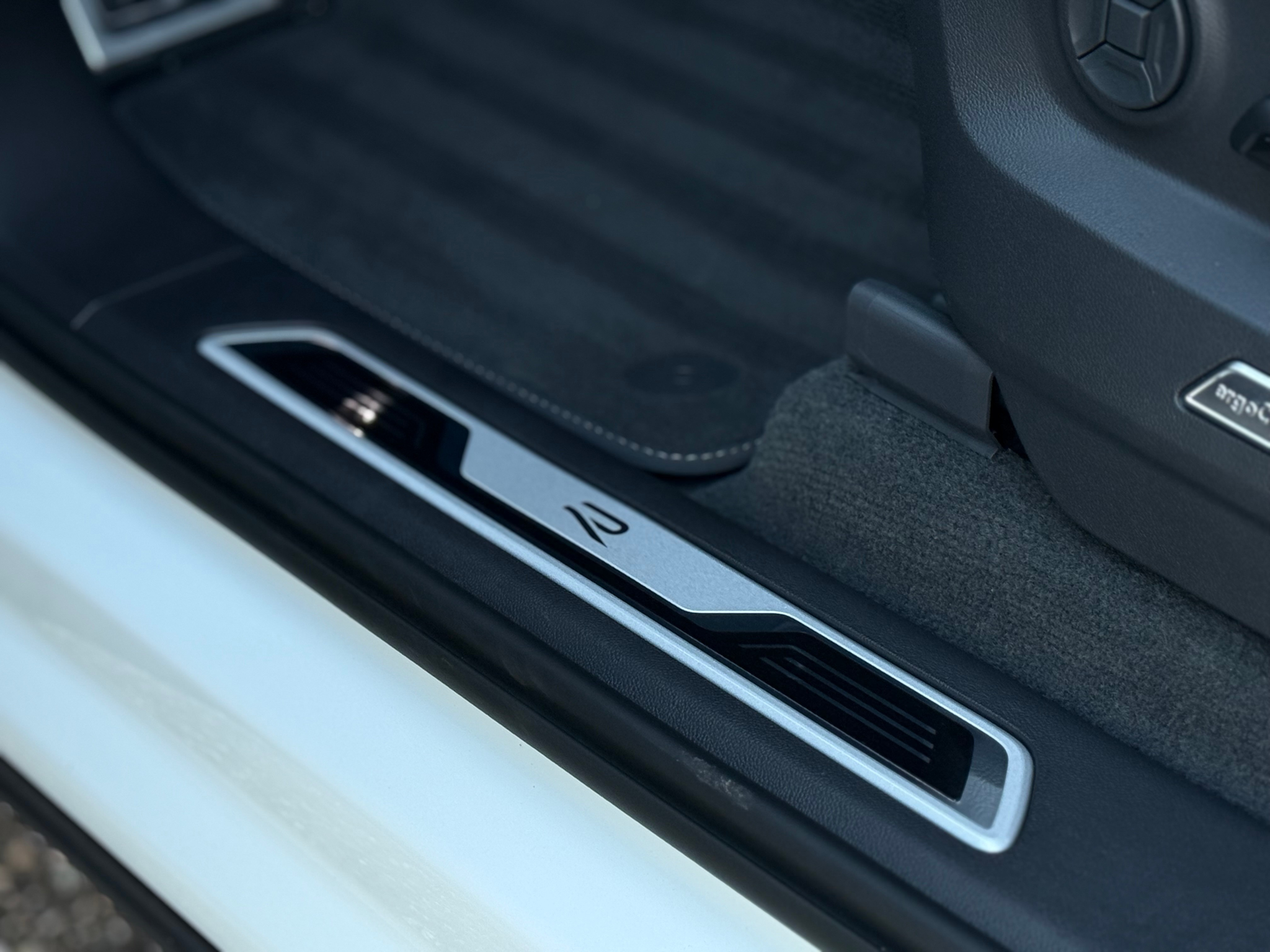 listing desktop thumbnail image 12