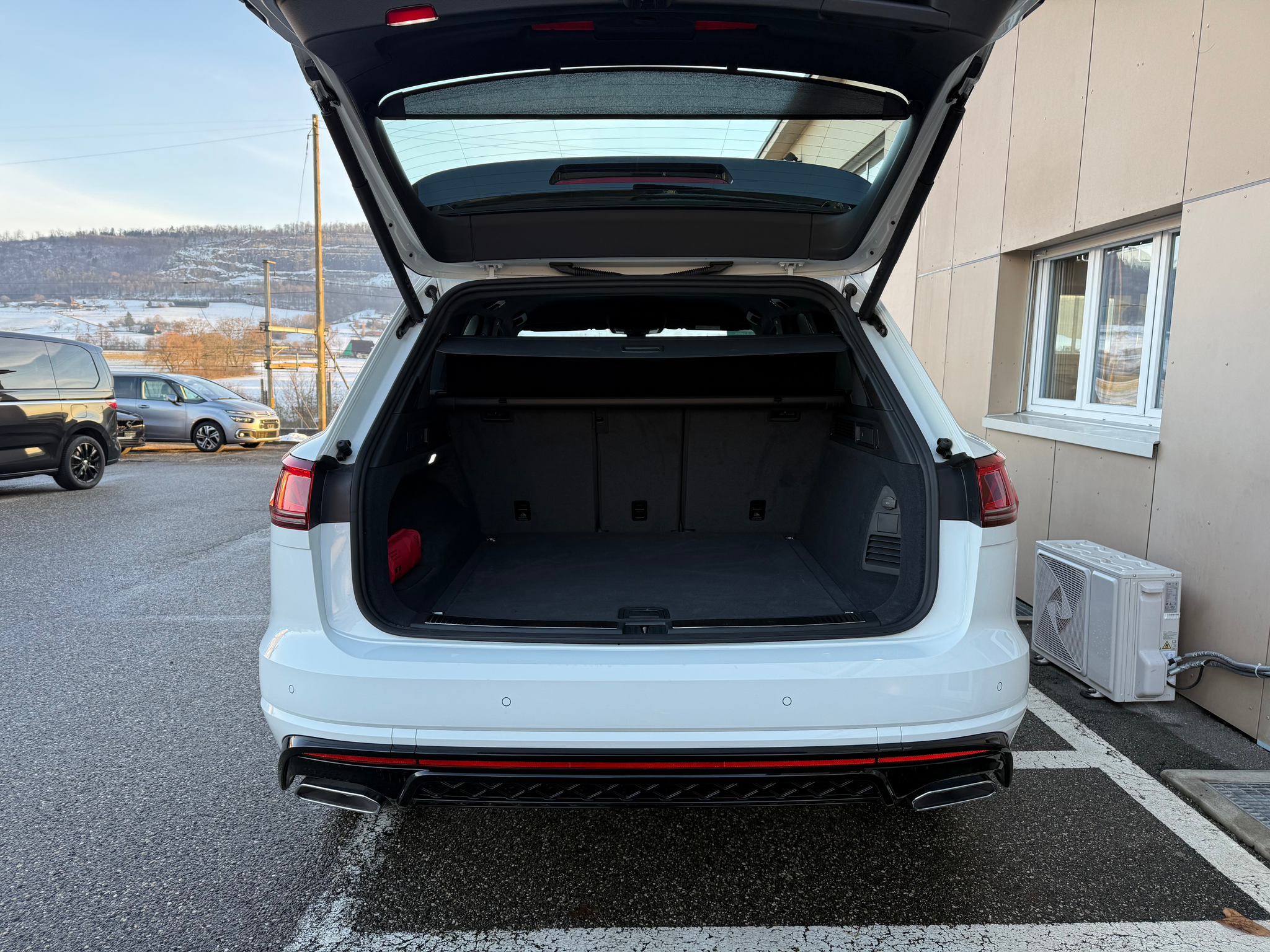 listing desktop thumbnail image 29