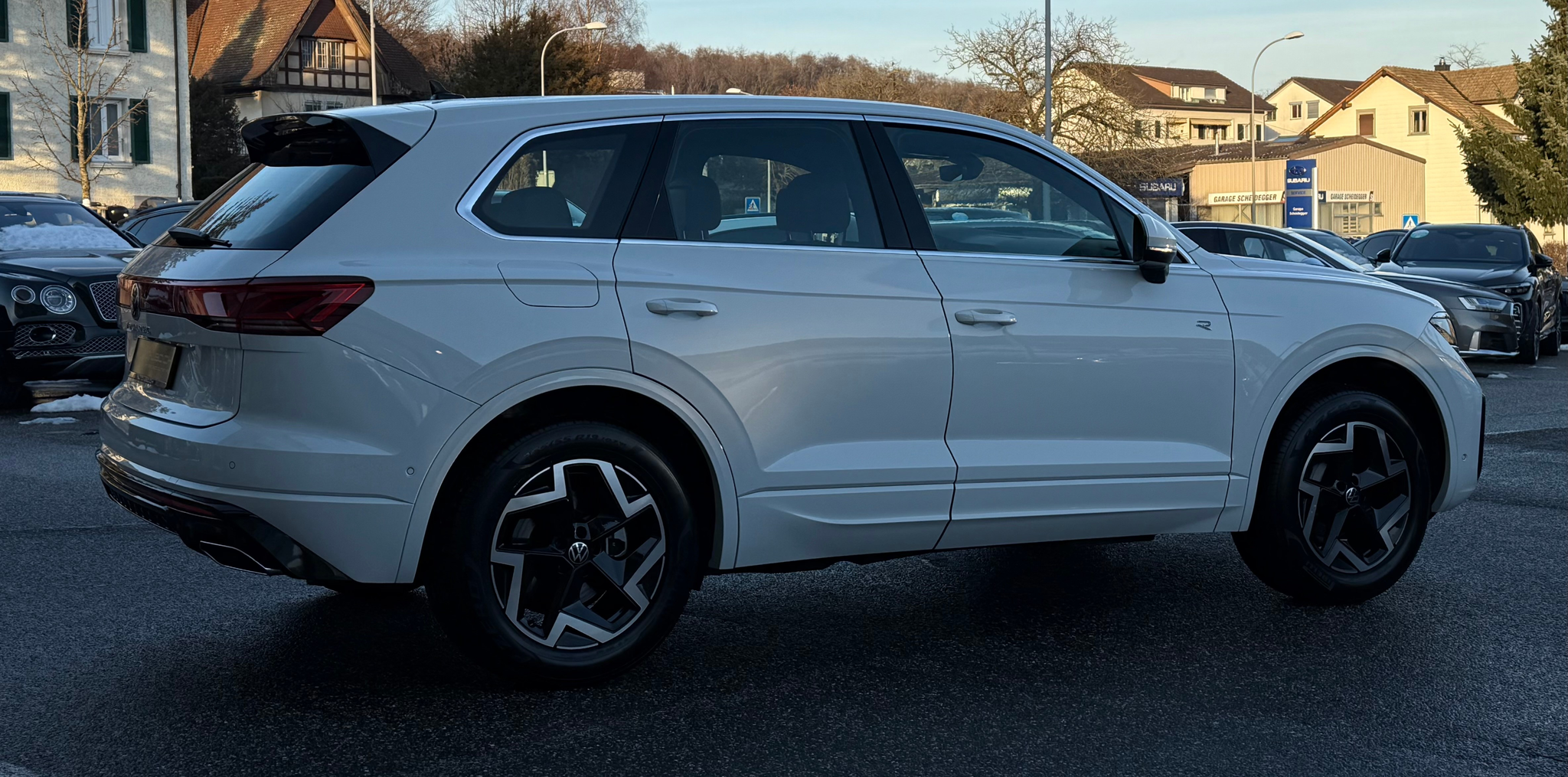 listing desktop thumbnail image 4