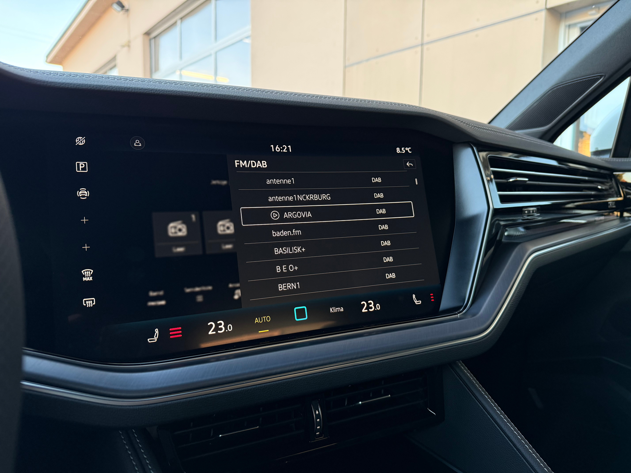 listing desktop thumbnail image 20