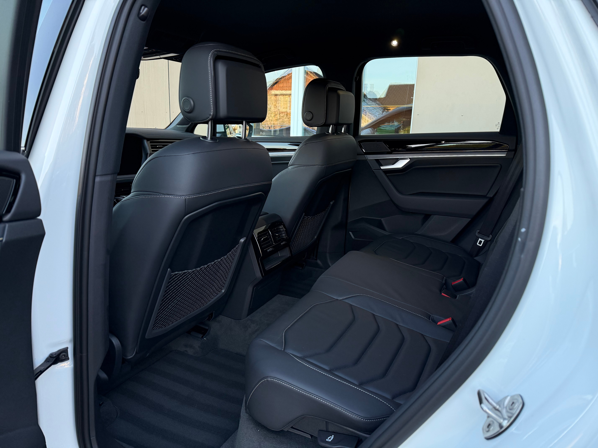 listing desktop thumbnail image 27