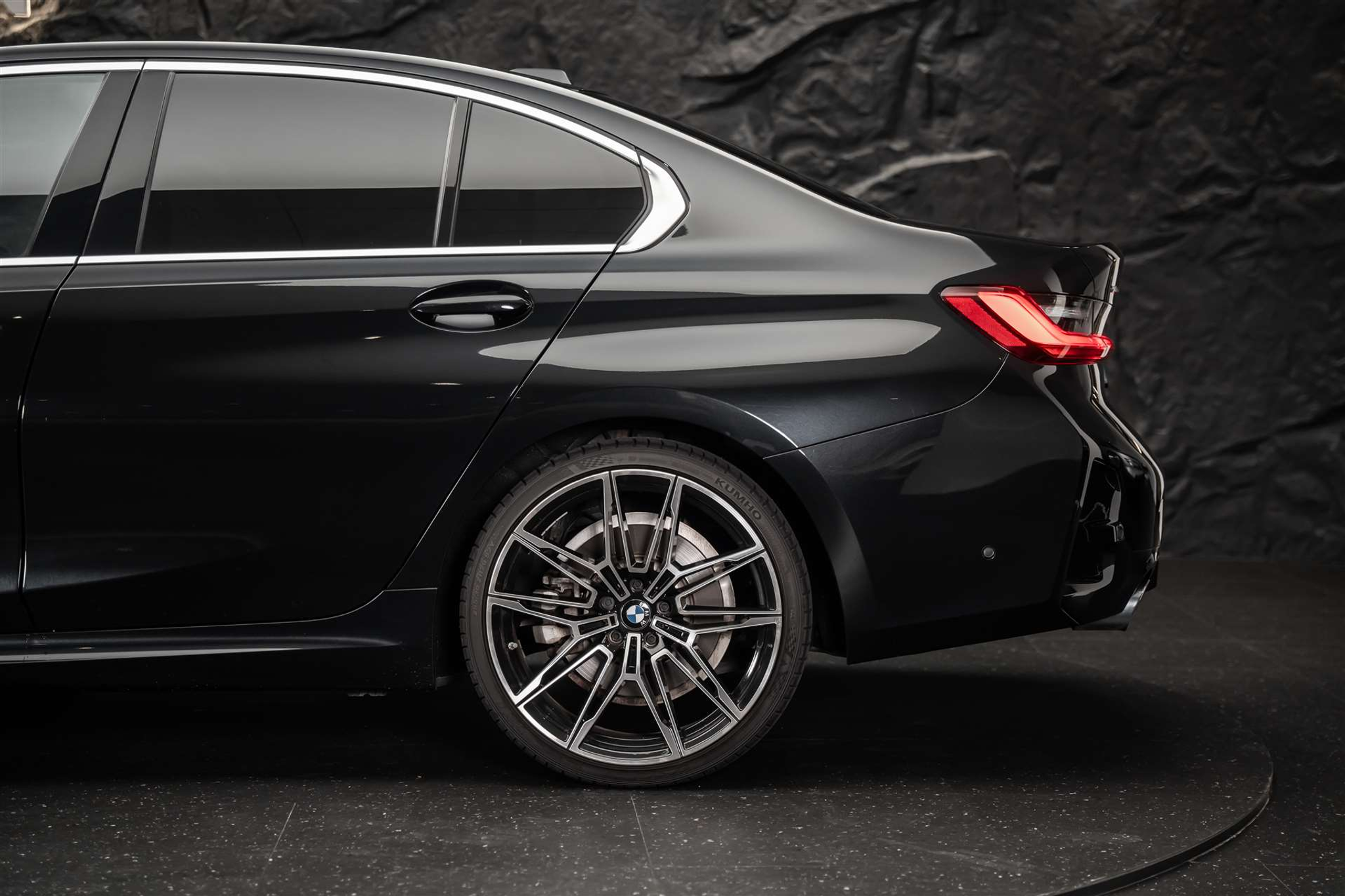 listing desktop thumbnail image 14