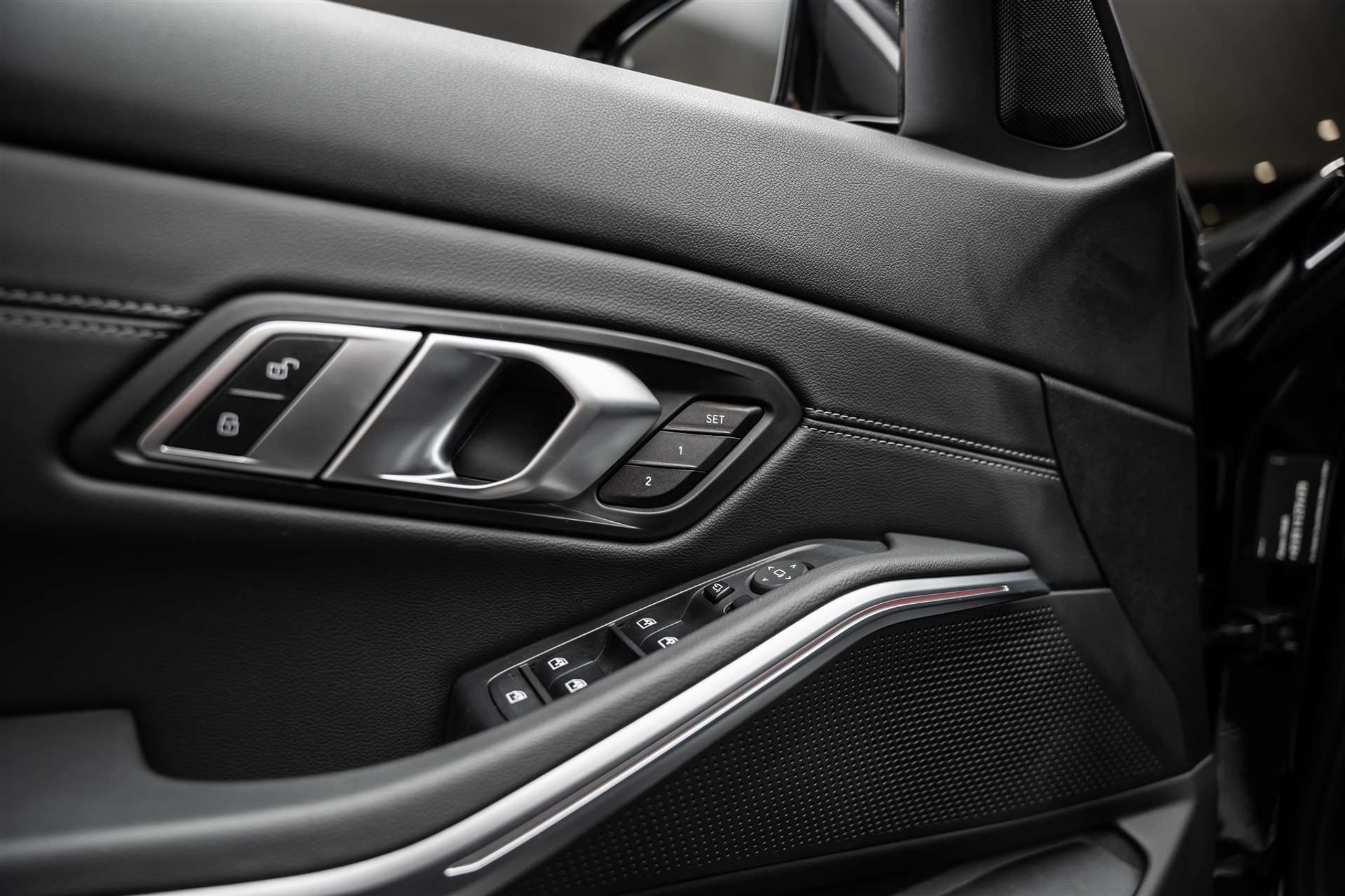 listing desktop thumbnail image 18