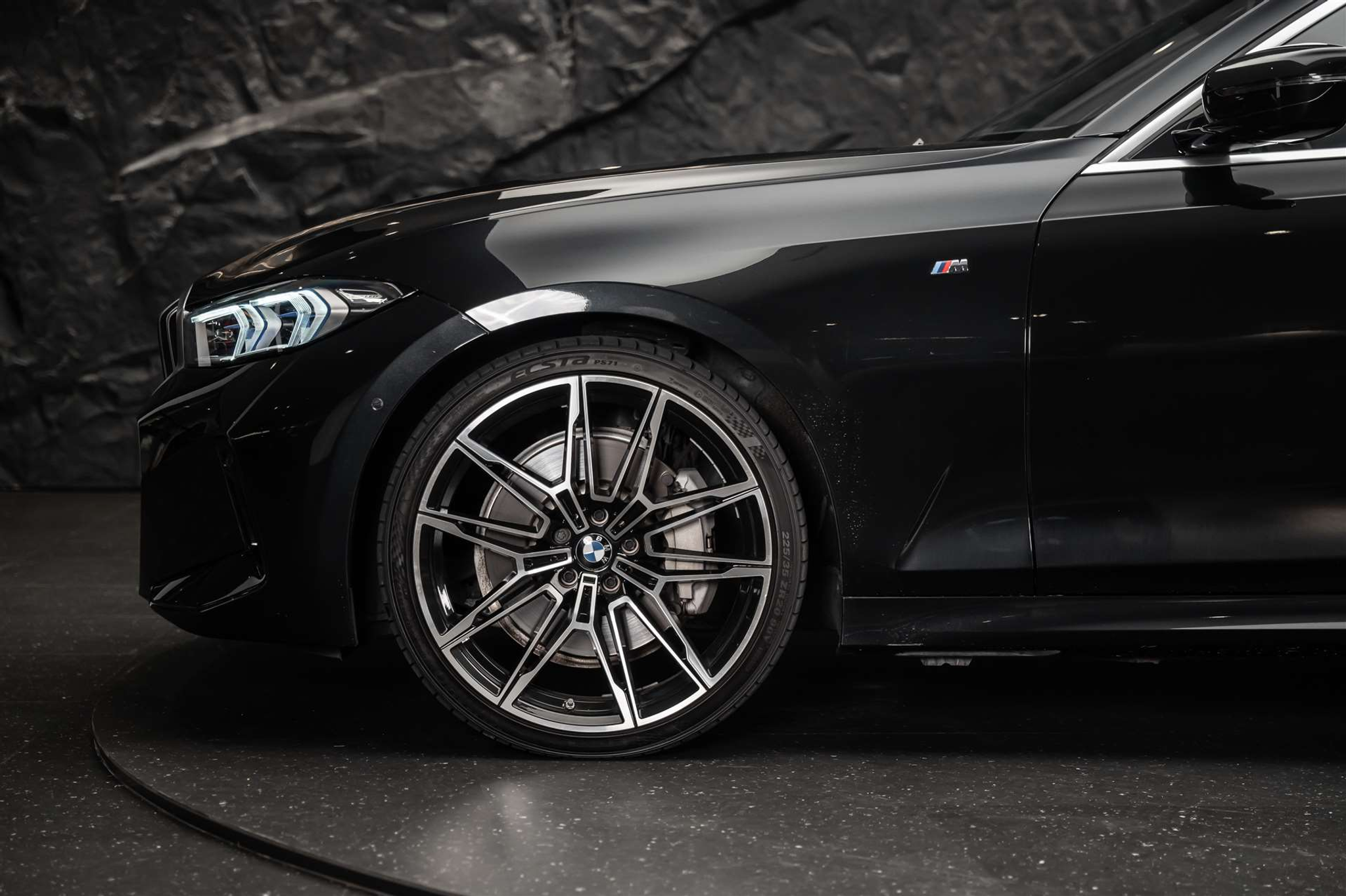 listing desktop thumbnail image 15