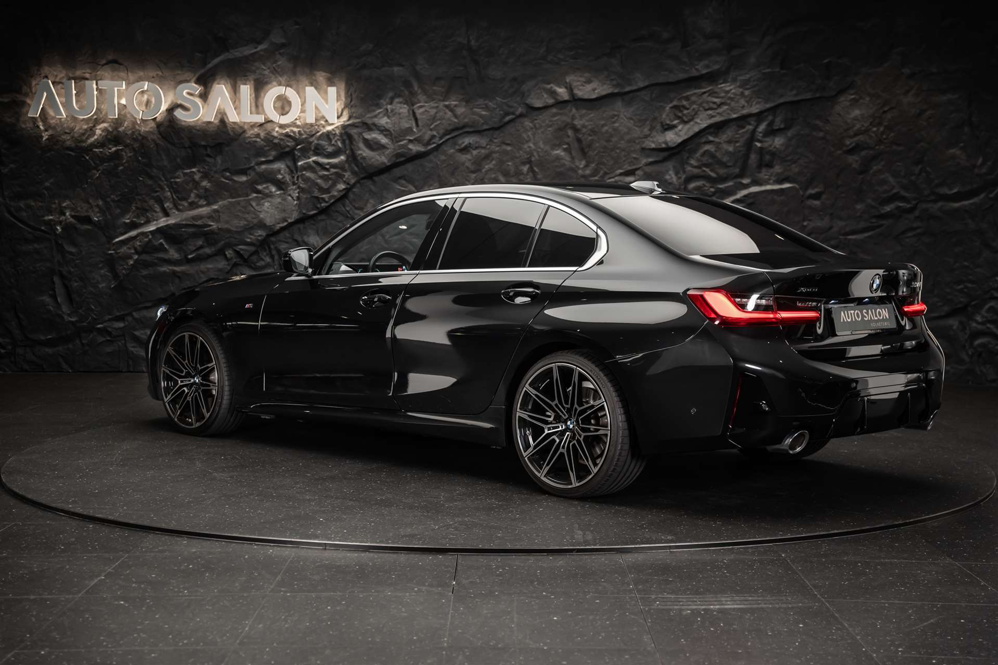 listing desktop thumbnail image 2