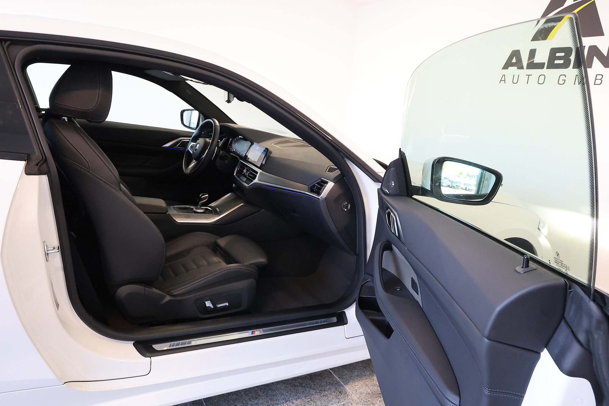 listing desktop thumbnail image 11