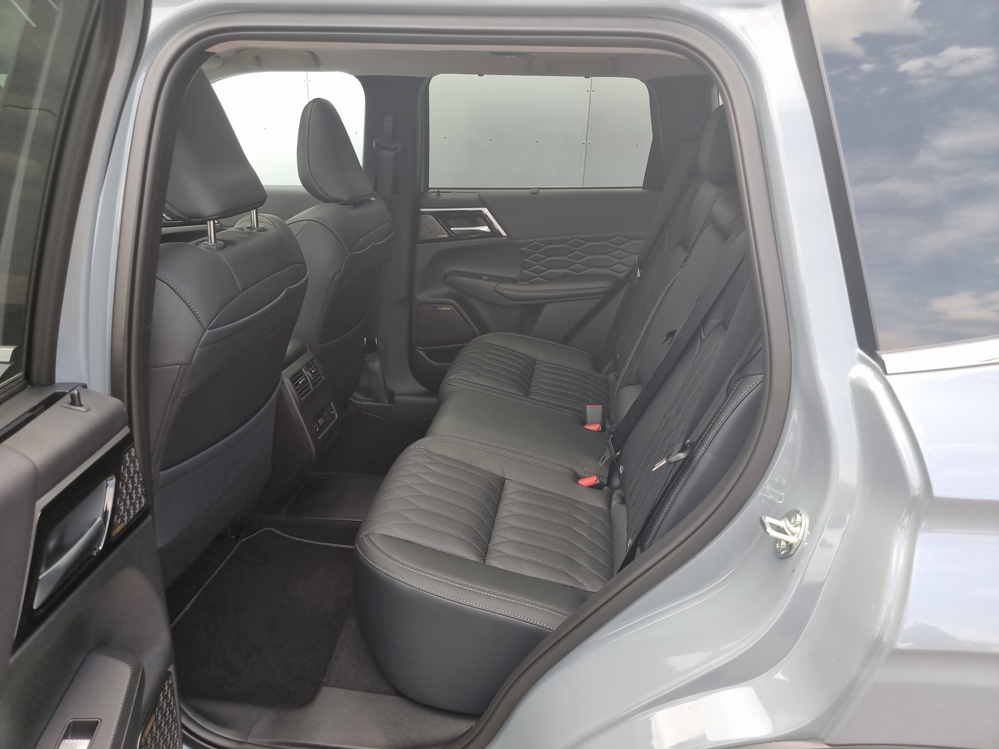 listing desktop thumbnail image 13