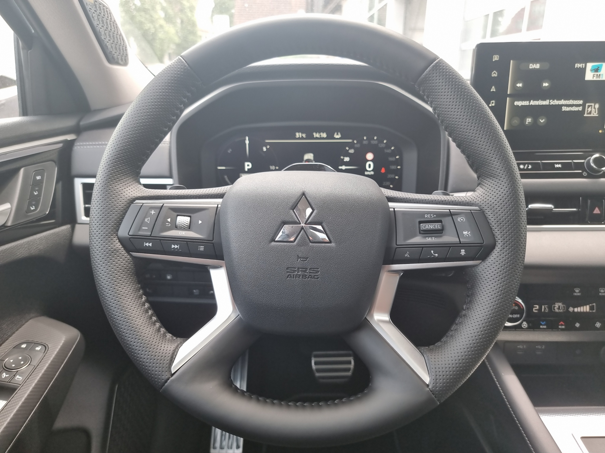 listing desktop thumbnail image 9