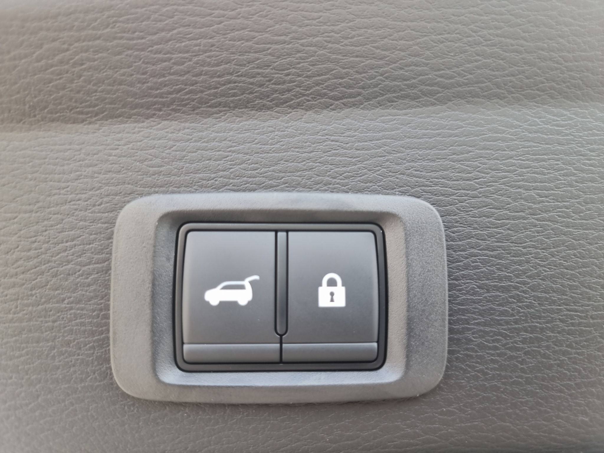 listing desktop thumbnail image 16