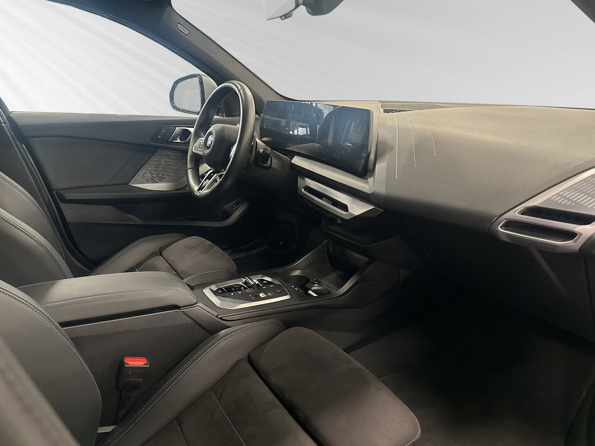 listing desktop thumbnail image 4