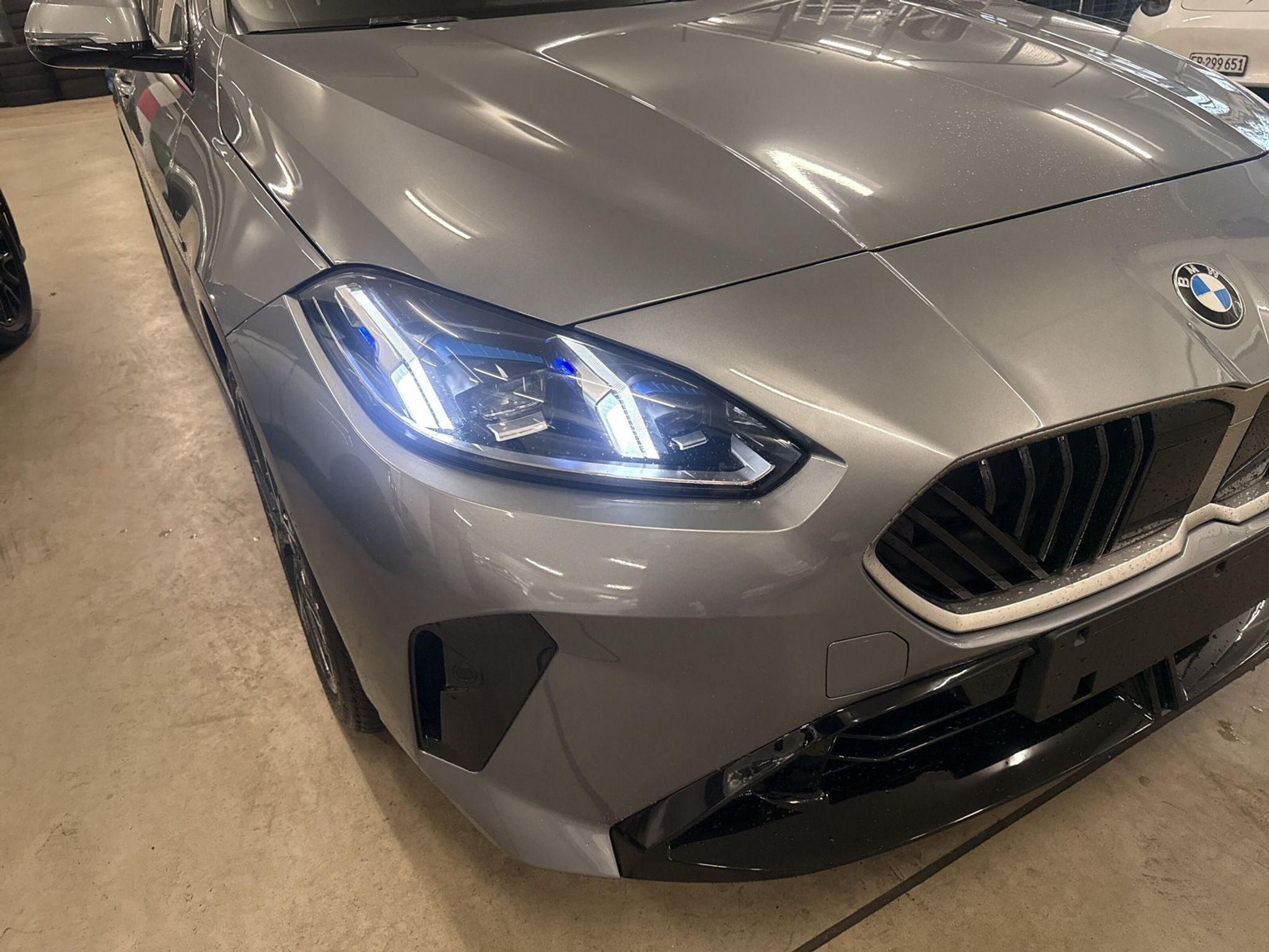 listing desktop thumbnail image 17