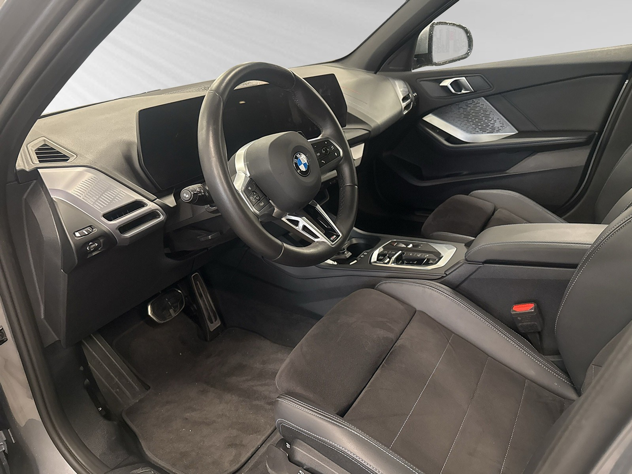 listing desktop thumbnail image 3